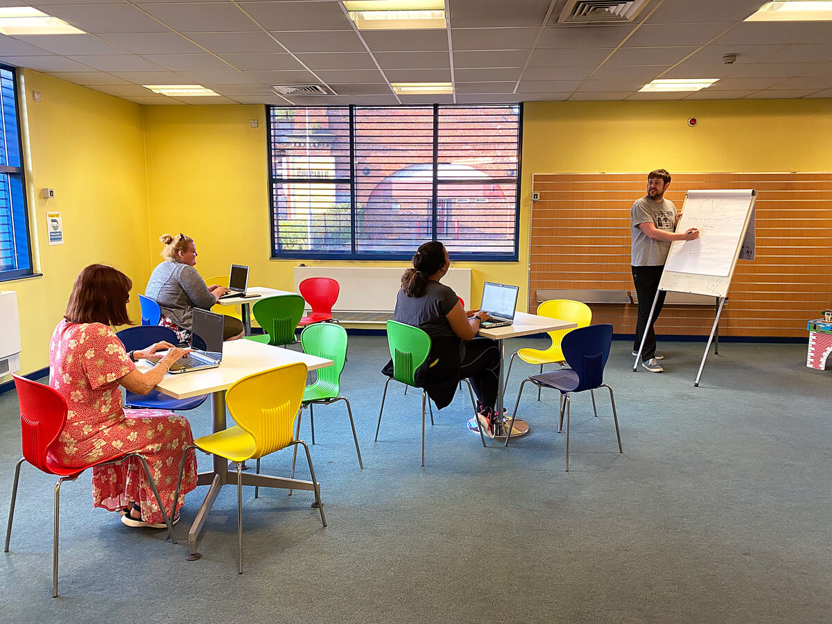 JOBCLUB2.jpg