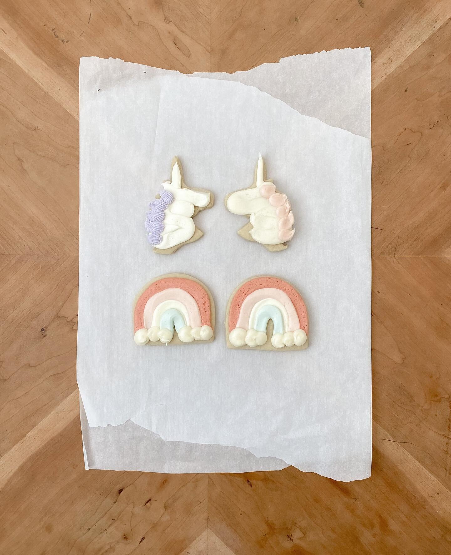 Unicorn &amp; Rainbow Cookies ✨ 

It doesn&rsquo;t get more magical than Unicorns &amp; Rainbows! 🌈🦄

#unicorncookies #arizonabaker #arizonabaker #arizonahomebaker #cookiesofinstagram #decoratedsugarcookies #sugarcookies #rainbowunicorns #wilton #c
