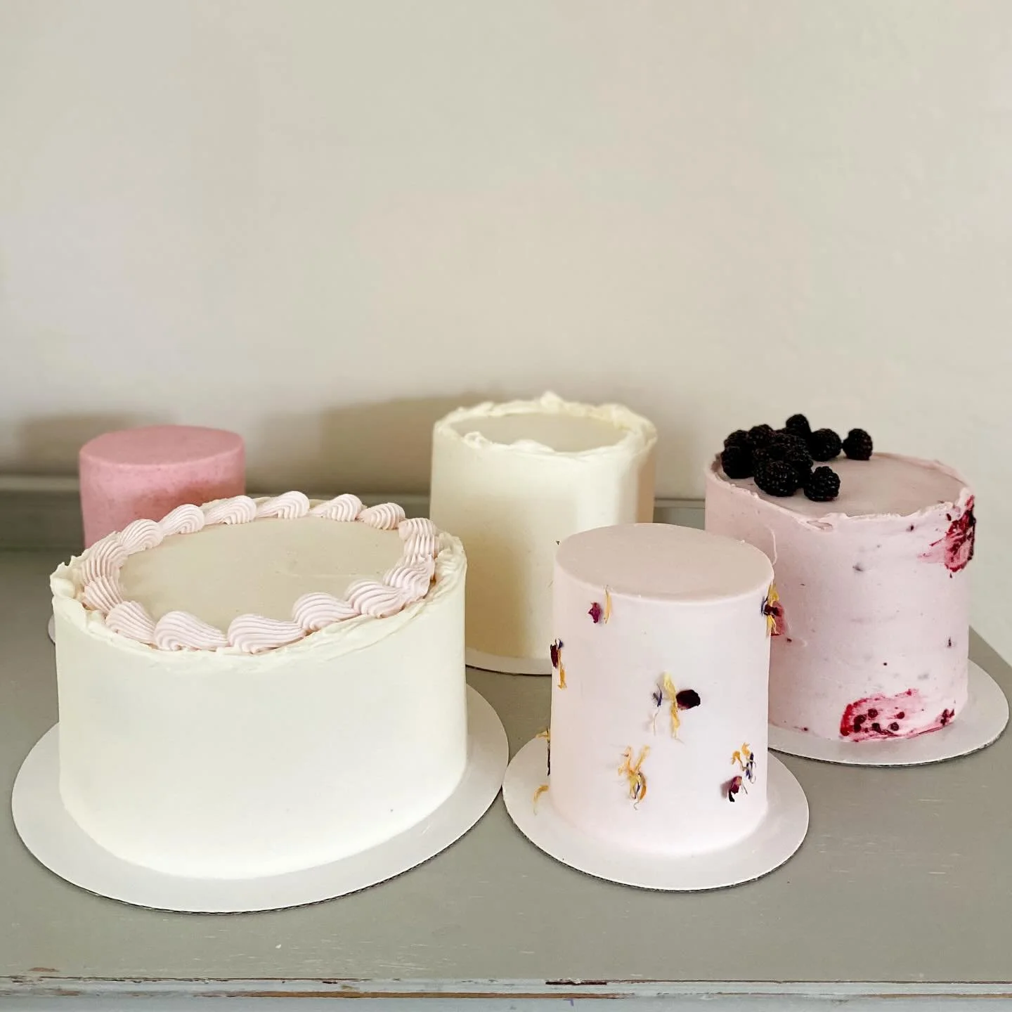 The more the merrier! 🍰 

The sweetest cake spread for sweetest birthday PARTY!!