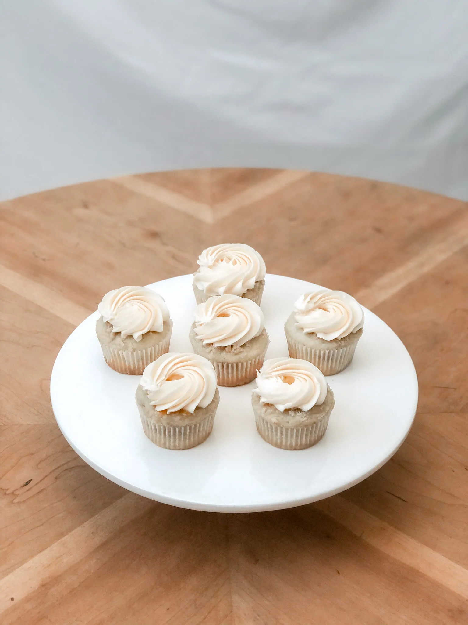 Peachy Keen Cupcakes
