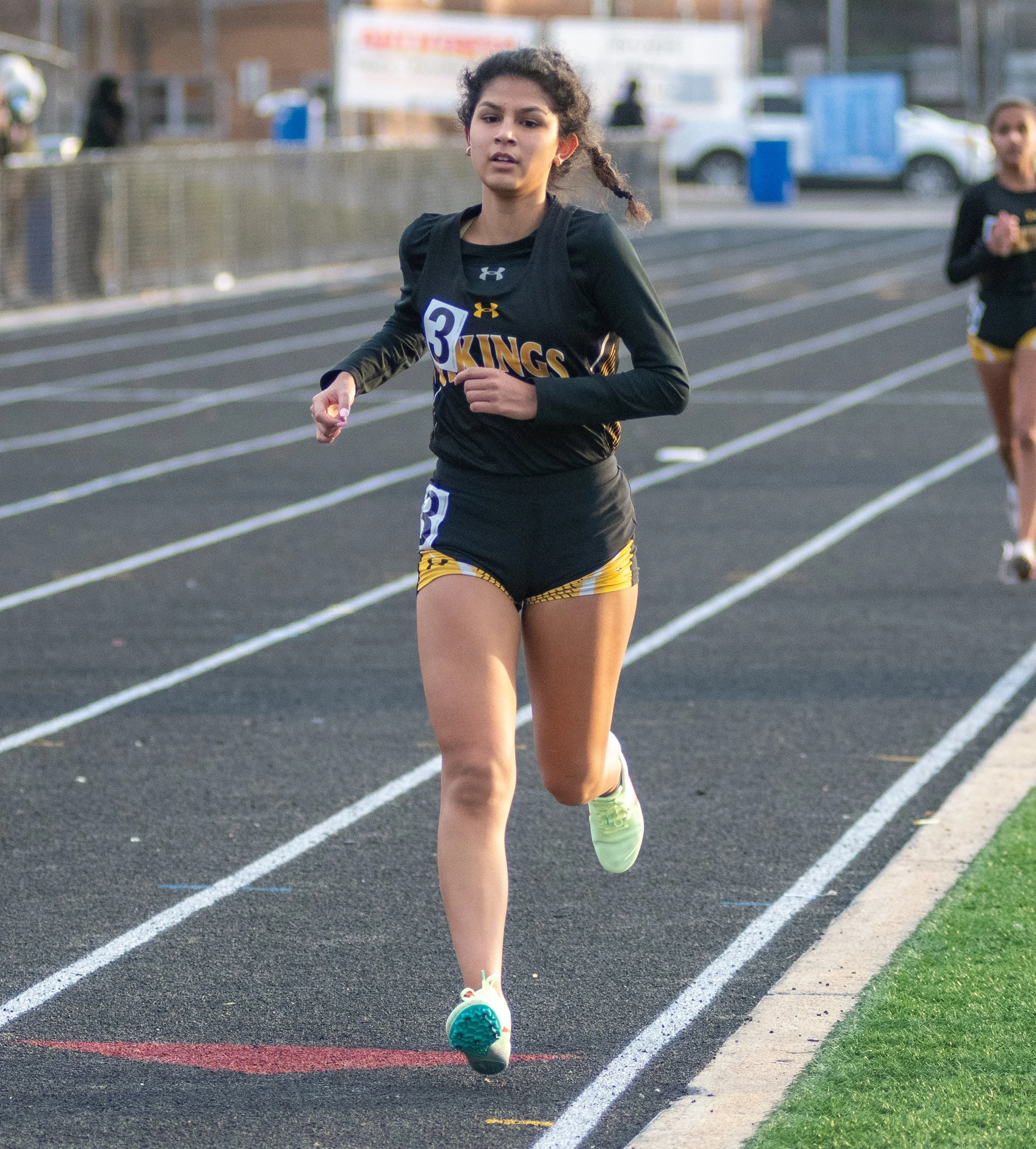 Winter Track 1-19-2022 UWM-82.jpg