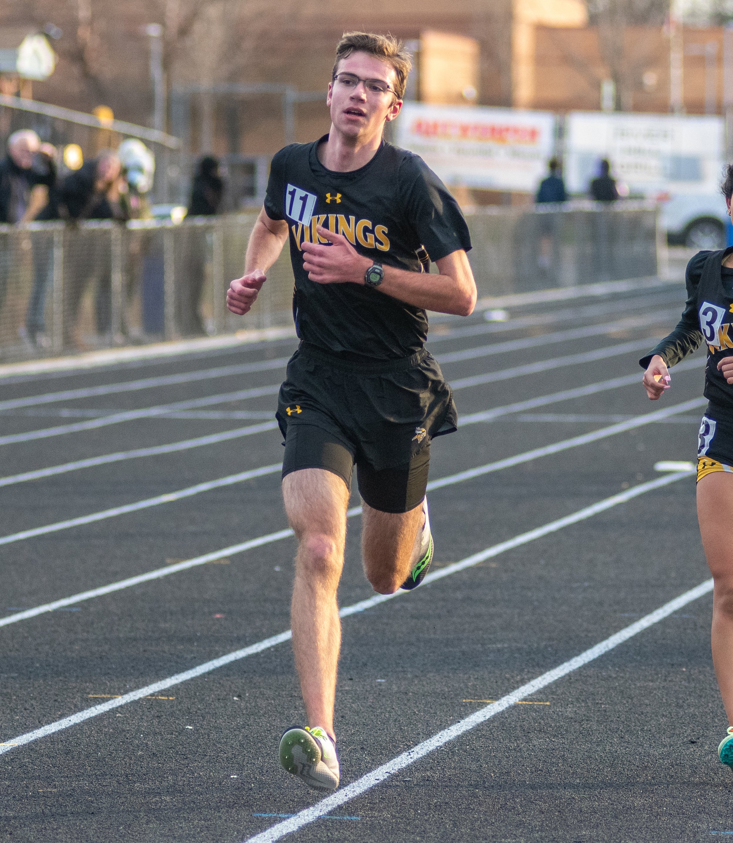 Winter Track 1-19-2022 UWM-81.jpg