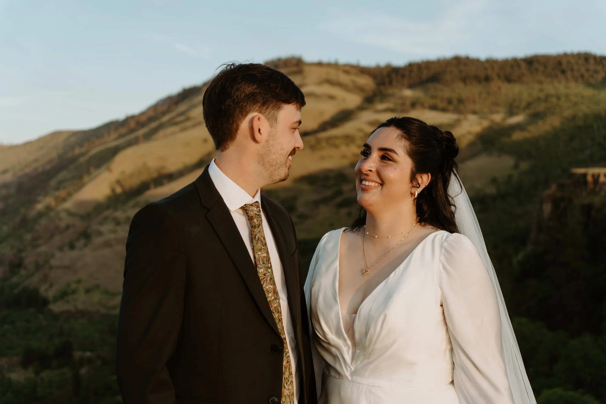20250505-A7E04486-ashley herrera-christopher toon-rowena crest-the dalles-cherry heights-oregon-wedding photographer-pnw-columbia__5771x3847.jpg