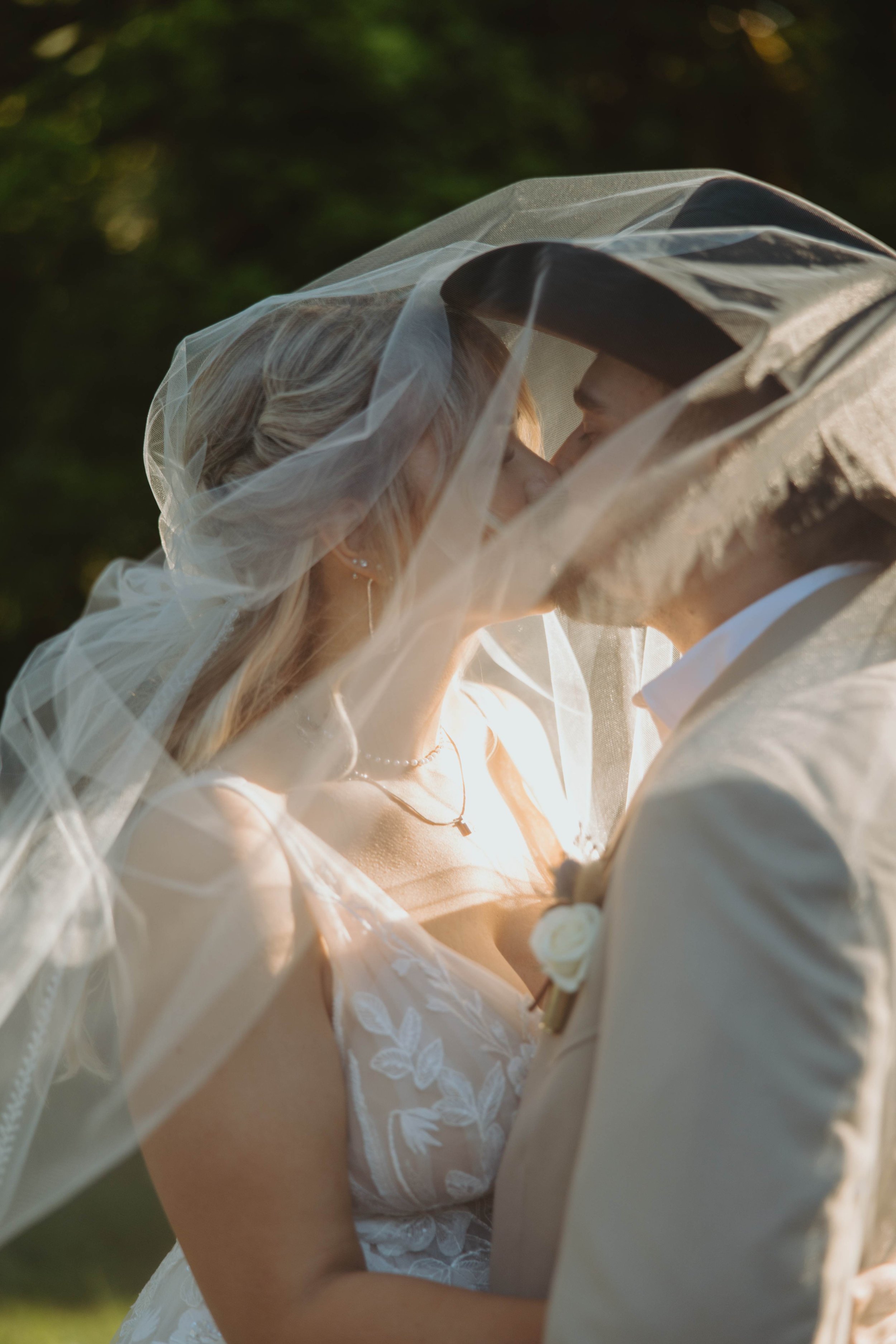 929-ever finding beauty-20250628-DAPH9948-ashley & austin-sandy-oregon-wedding-photographer-farm-outdoor_3648x5472.jpg