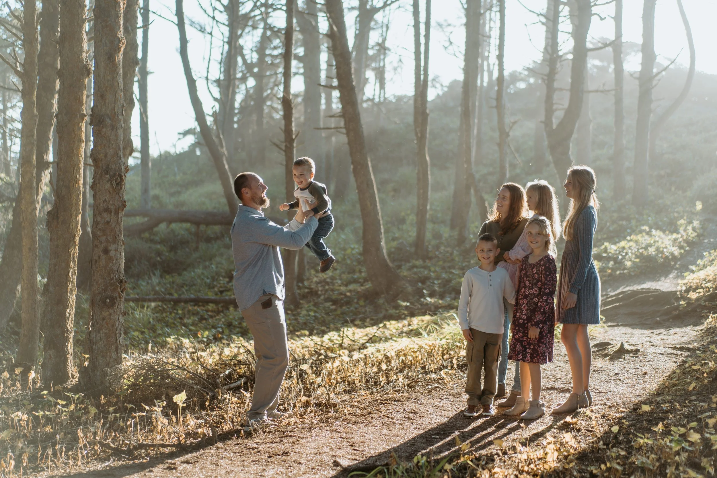 20241007-35-A7302928-amanda & eric-family-newport-oregon-photographer-portraits-pnw-seal rock_5936x3957.jpg