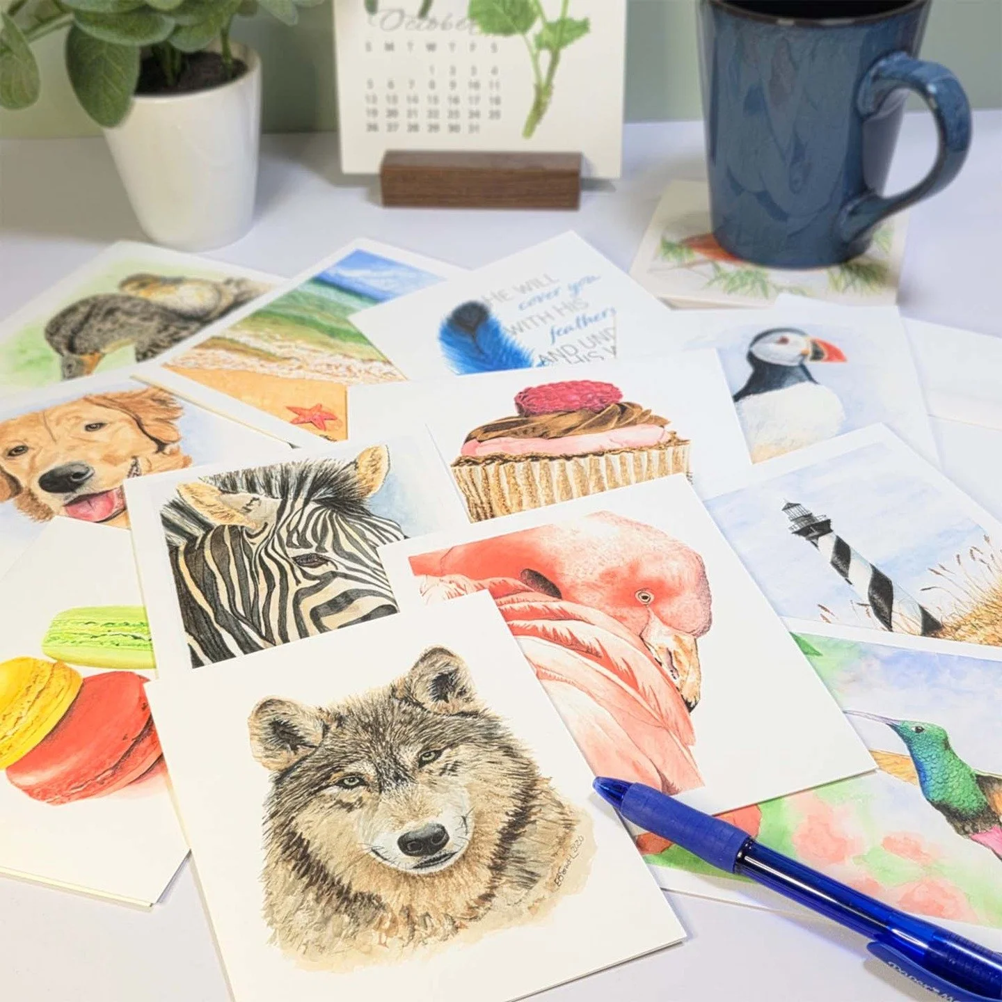 Greeting cards galore are available on the MamaDuck Art website right now! Swipe to check out these photos of some of the available options. Sharing a personal, handwritten note on a card with beautiful, nature-inspired art is a great way to connect,