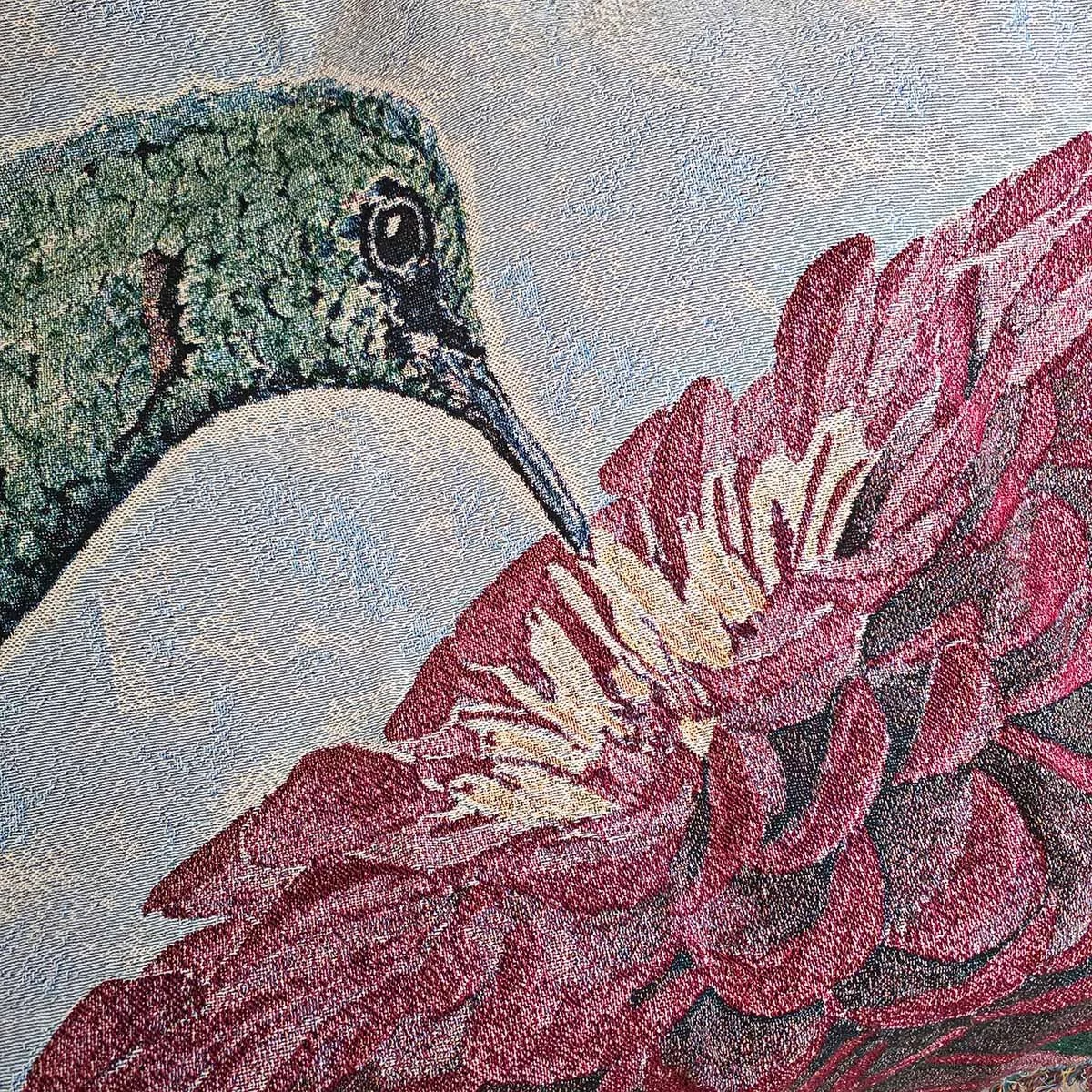 Watercolor-Hummingbird-Zinnia-Woven-Blanket-Closeup-Head-MamaDuck-Art-Beth-Smith.jpg