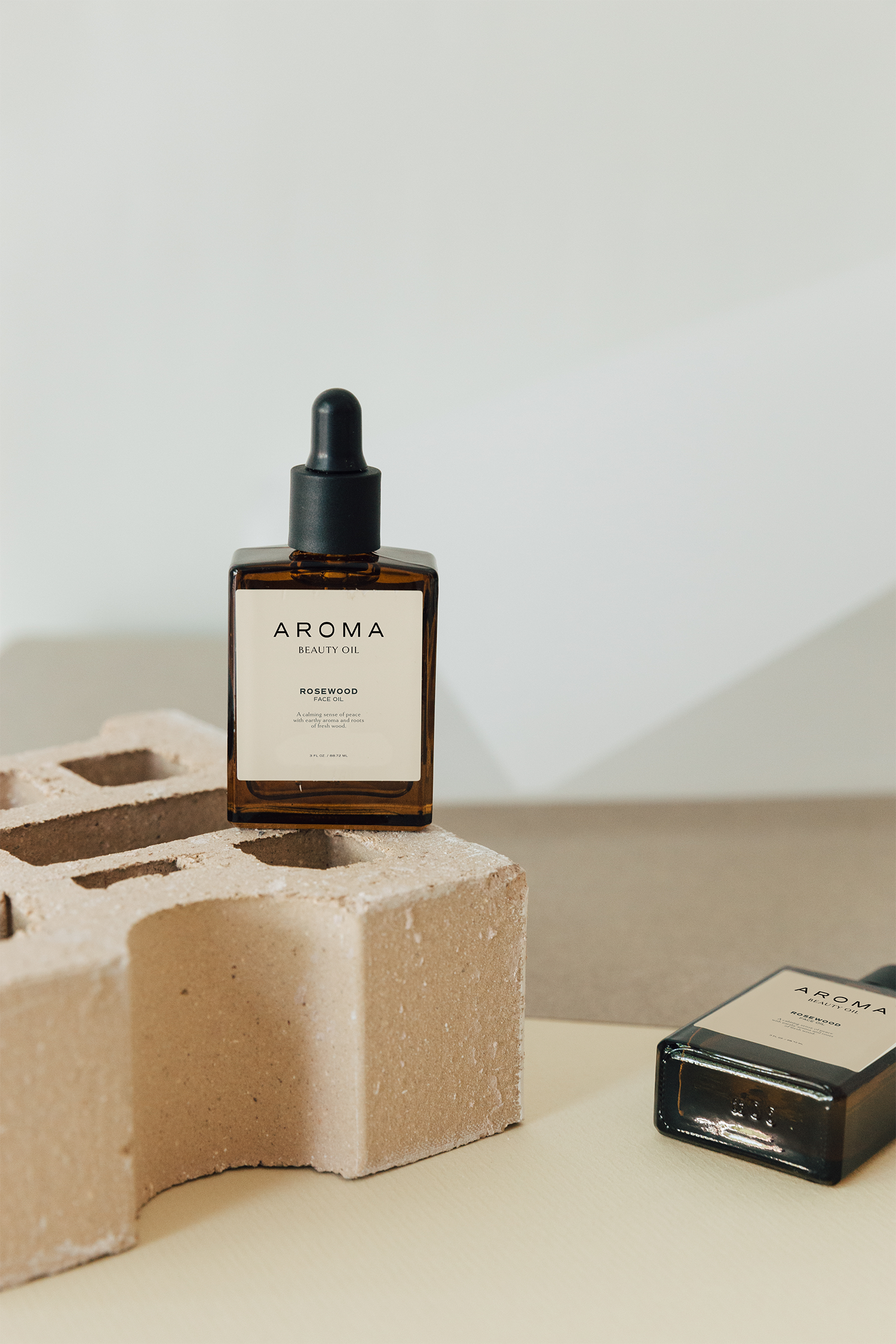 Aroma_mockup-bottle.png