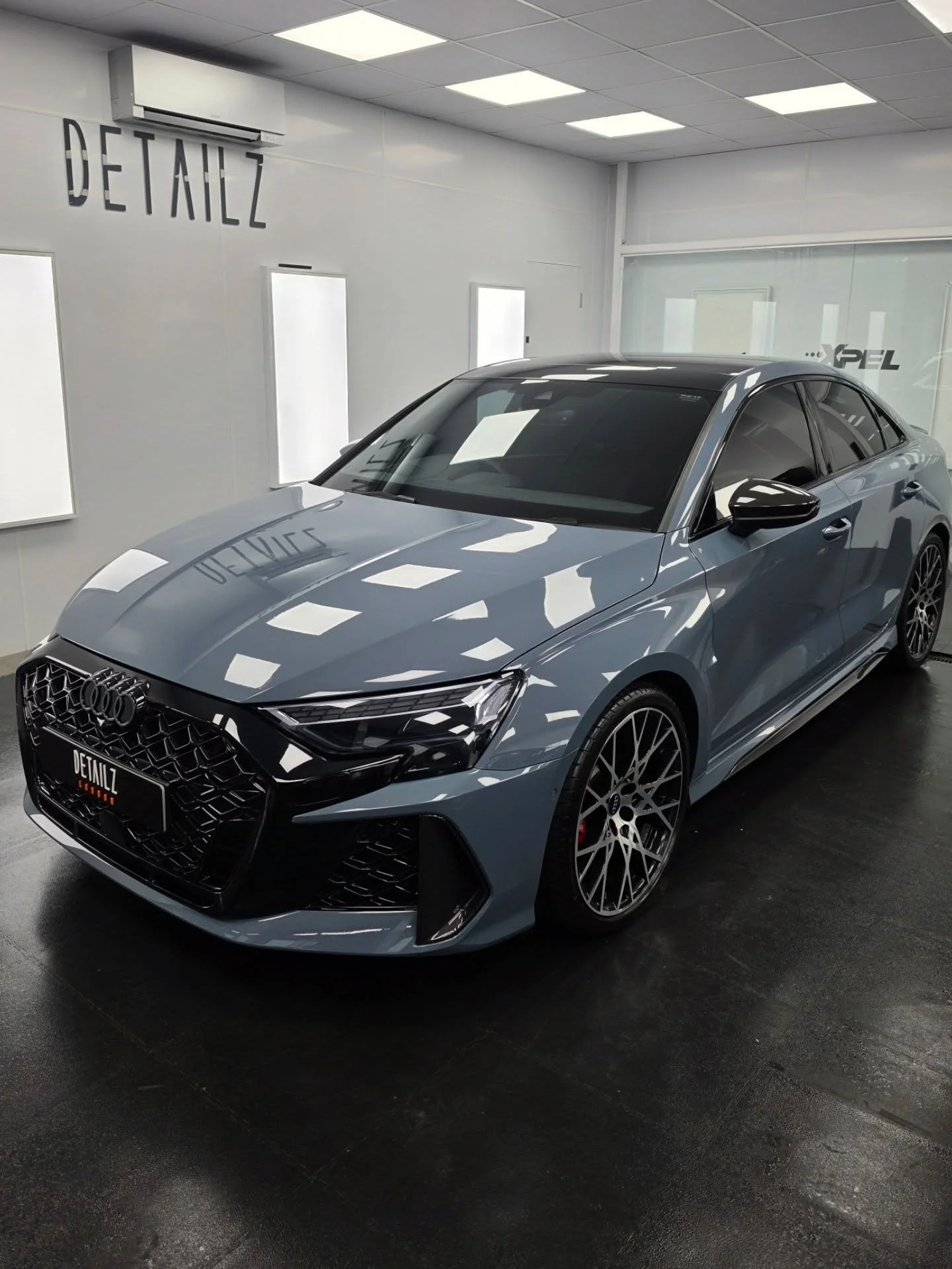 RS3 - Full XPEL Ultimate Gloss PPF &mdash; installed in a controlled environment using precision-cut patterns.
No guesswork. No blades on paint.
Headlights subtly smoked to sharpen the front end.
Finished with a full exterior ceramic detail.
Maximum 