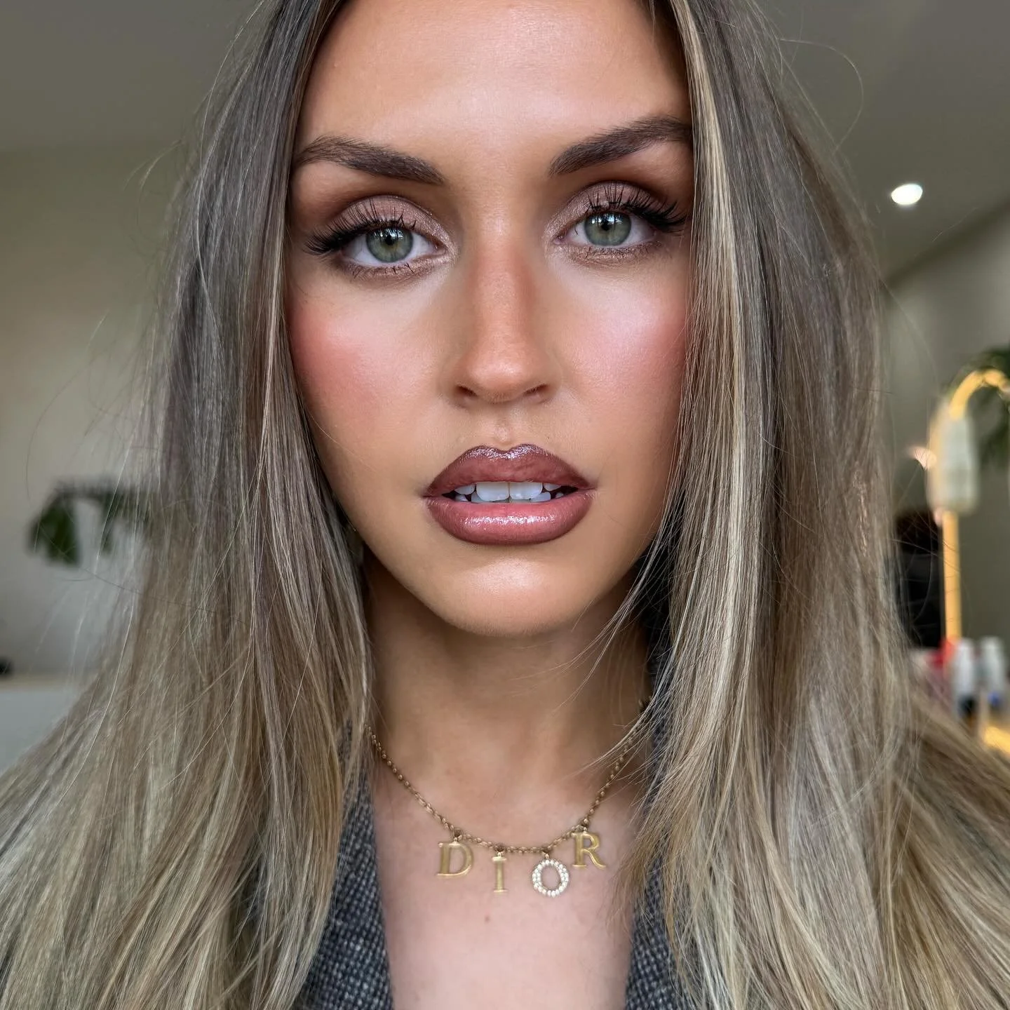 Gracing your Friday feed with @grace_ballinger 🔥

Key products 

@diorbeauty backstage face and body foundation and concealer 
@nudestix poppy blush 
@charlottetilbury eyes to mesmerise in amber gold 
@makeupforever limitless brown liner 
@fentybeau