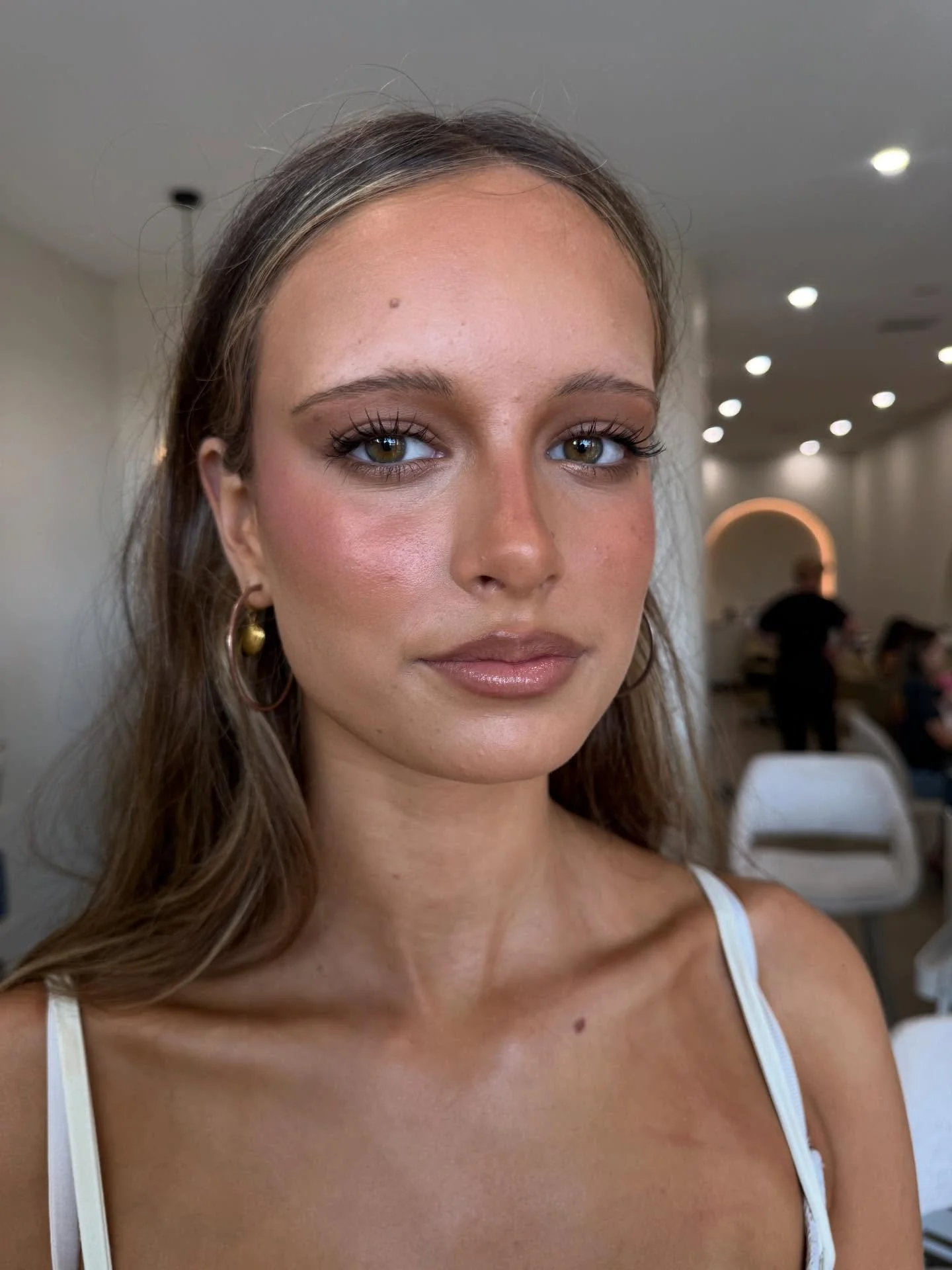 I still don&rsquo;t think anything hits like a soft and smudgy bronze makeup 💫 

Always effortless
Always chic
Always timeless 

Formal girls are just something else these days 🥰

#adelaidemakeupartist #adelaidemua #formalmakeup