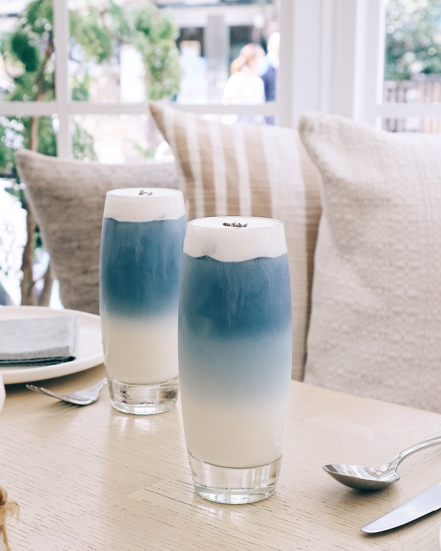 Lavender tea latte kinda mood 👀 🦋💙 

#tealatte #lavendertea #latte #milktea #milktealatte #milktealover #sugarpeataipei #taipeicafe #taipeibrunch #cafehopping #cafehopper #afternoontea #taipeifood #taipeifoodie #taipeitravel #taipeieats #hungryint