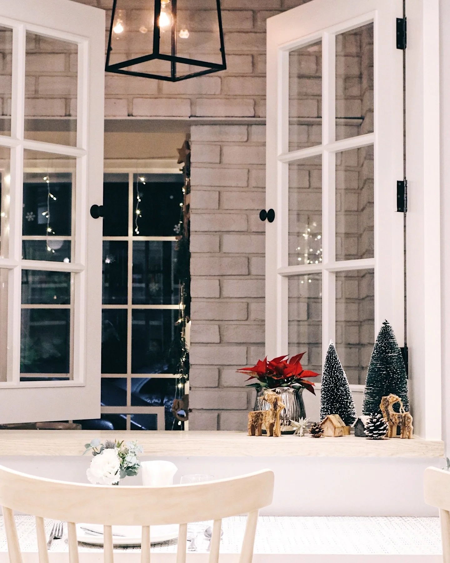 Twinkling lights, cozy corners, it&rsquo;s beginning to look a lot like Christmas ❤️🎄