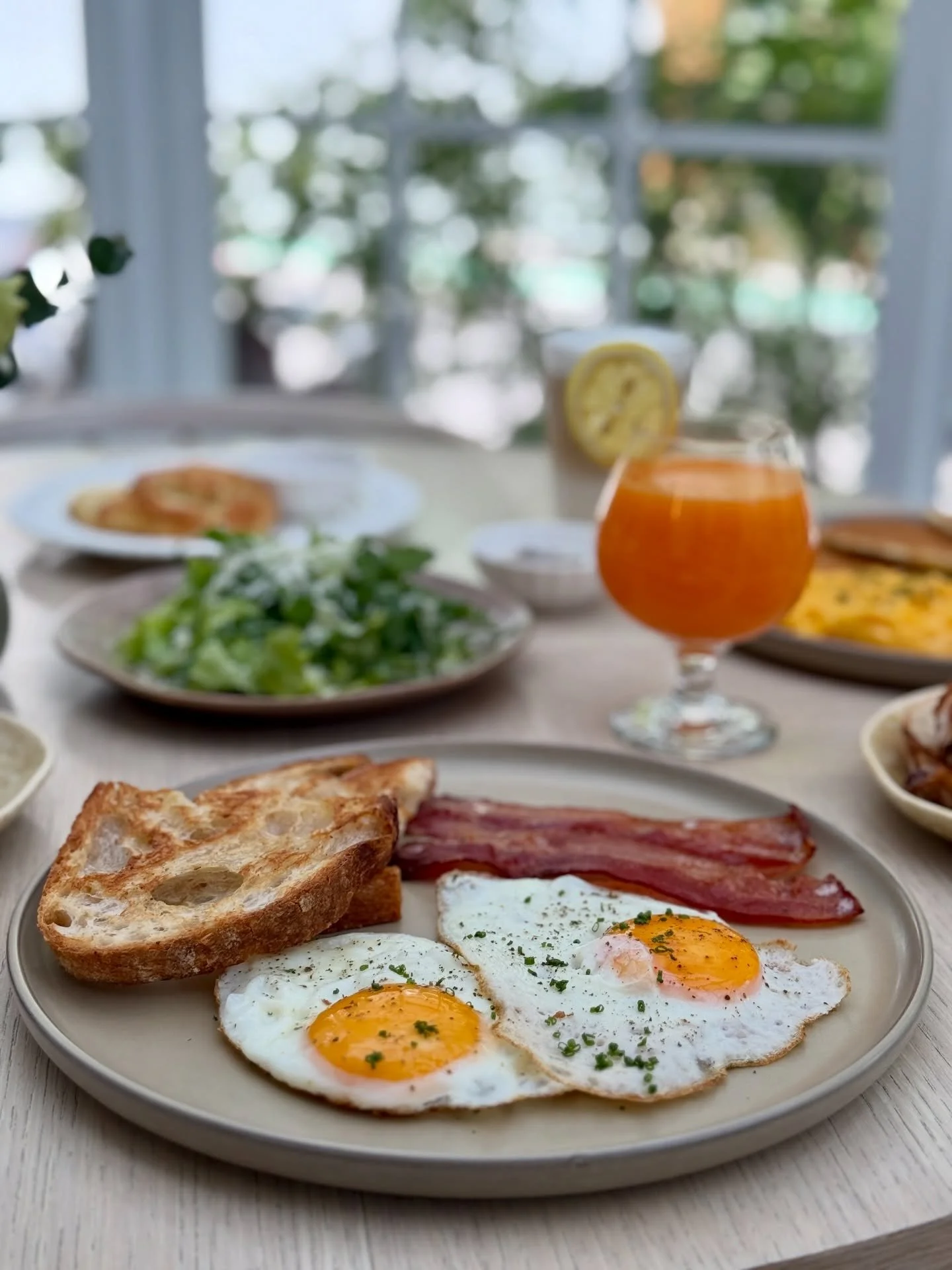 The best mornings start slow 🤍