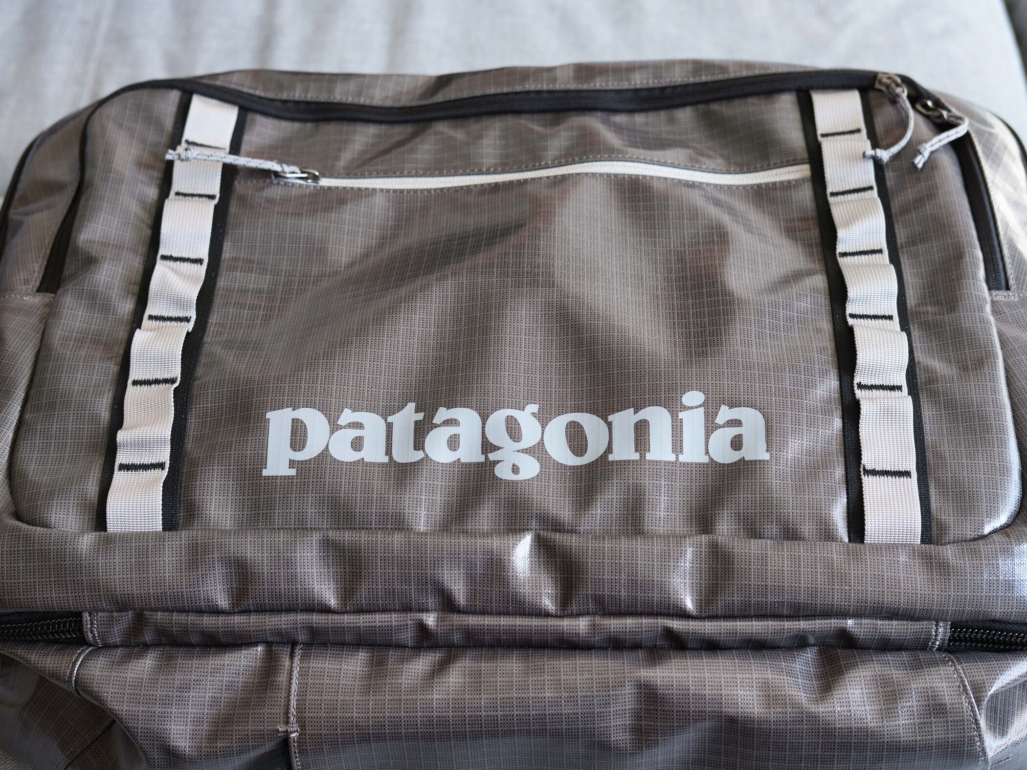 Patagonia Black Hole Messenger Bag | REI Co-op