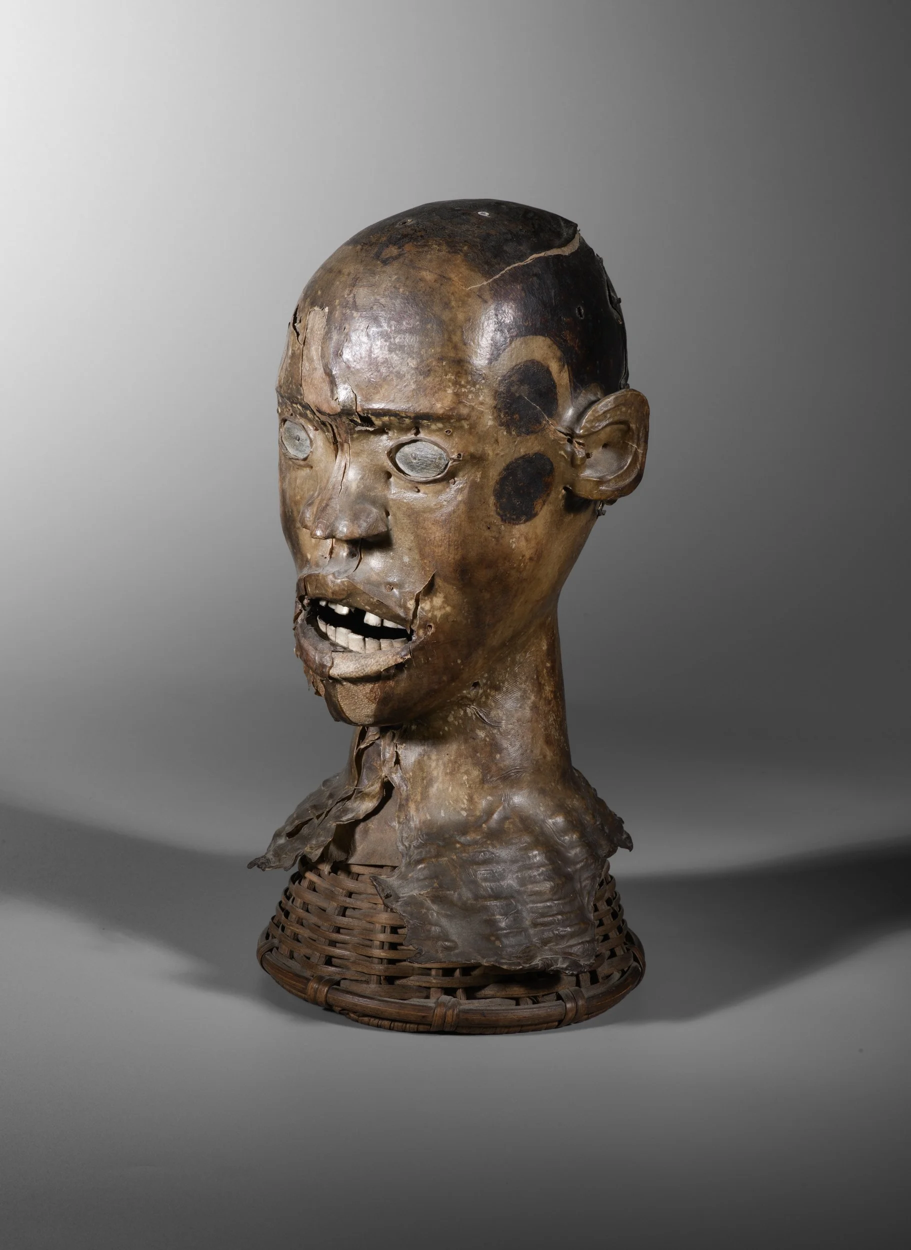 Anyang (Ekoi) Headdress1299-1_4-2500 hoch.jpg