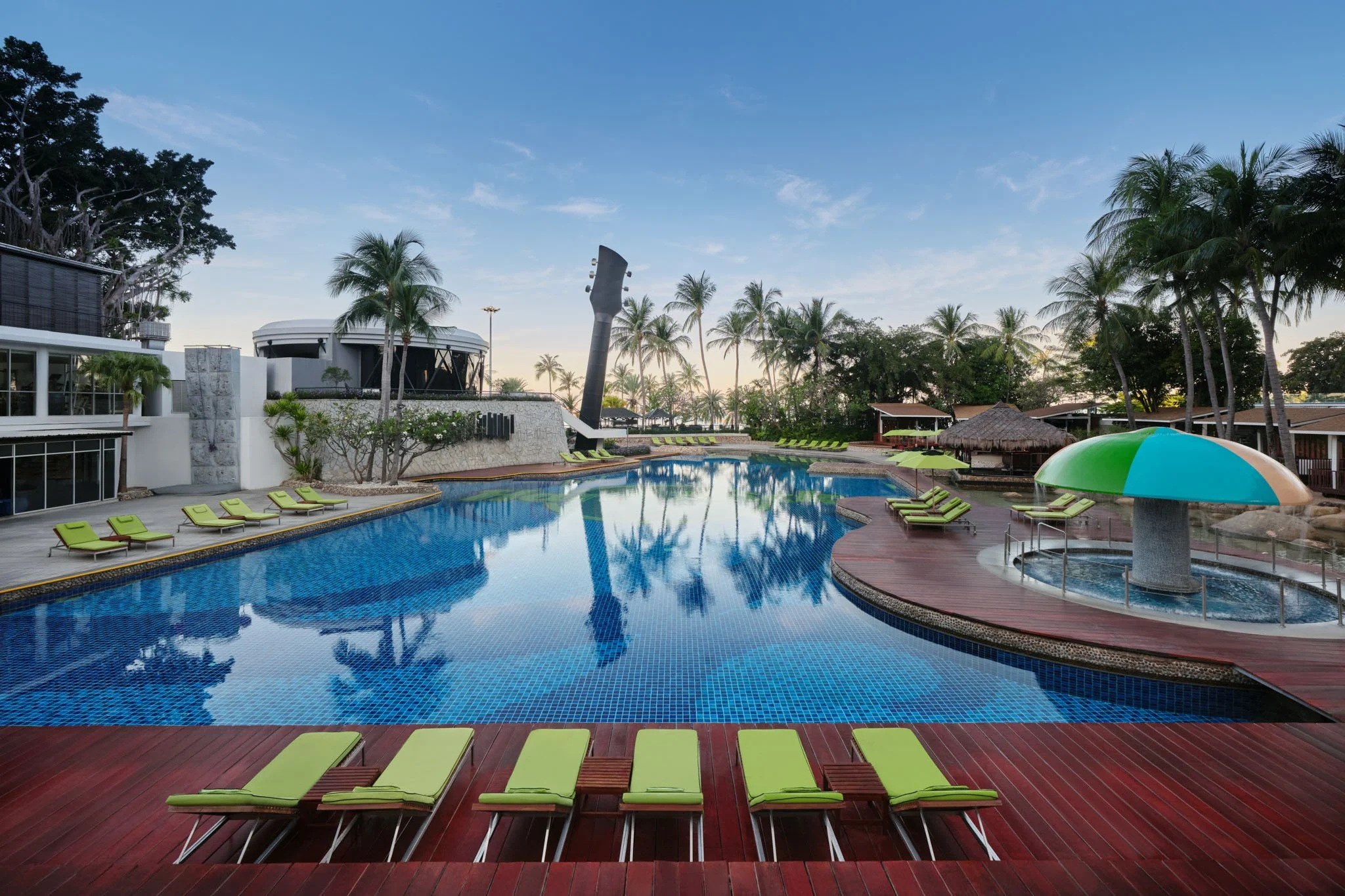 Swimming Pool_002.jpg