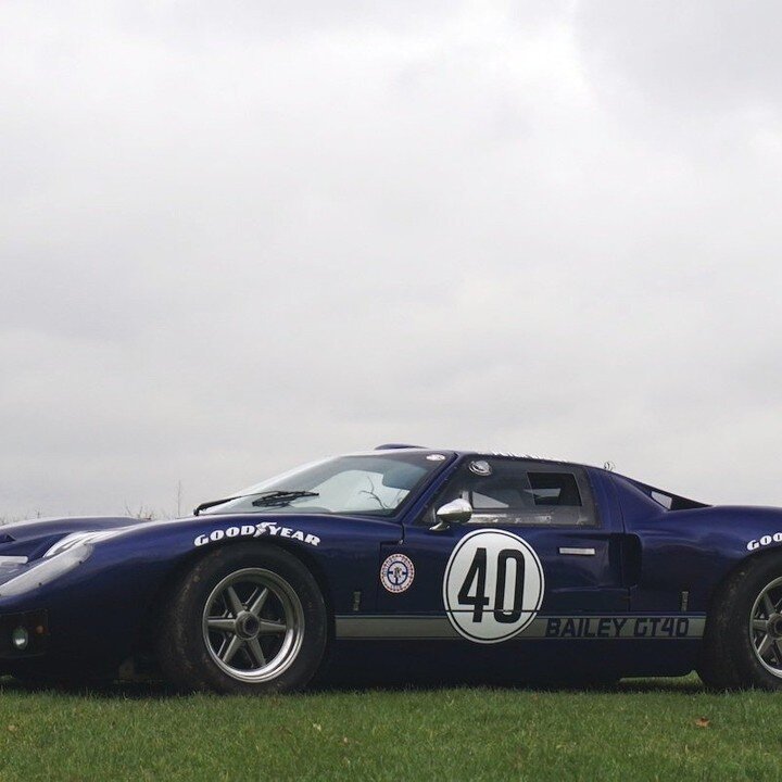 #10days10cars 
Day 3 Ford GT40 Bailey Replica
The GT40 is the mythical endurance race car from Ford. This model was built by Bailey Cars. Mounted on a tubular chassis. V8 of 5683 cc that develops about 450 hp, fed by a Holley carburetor.
More info ➡l