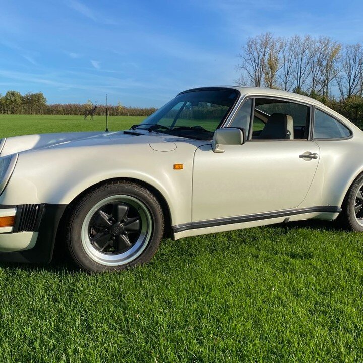 #10days10cars
Day 1 : Porsche 930 Turbo - 1983
This model of 1983 has a 4-speed manual gearbox. The power is driven by a 3300 cc 6 cylinders engine. Producing 300 hp this car was the fastest car on the German market at that time.
More info 👉🏻link i