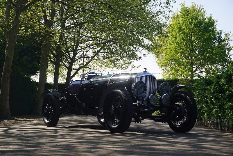 Some shots of our beautiful Bentley Grand Prix Special from 1947. Is a powerful 4 1/4 liter engine with 2 SU carburetors, original 4 speed manual gearbix. Brakes are Bentley alloy brakes. Wire wheels, alloy light weight body, alloy fuel tank with qui