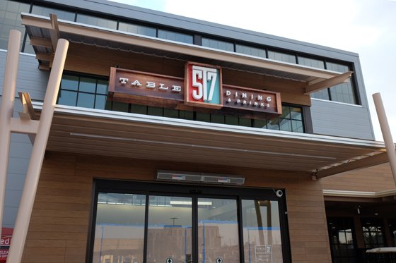 HEB_frontsign.jpeg