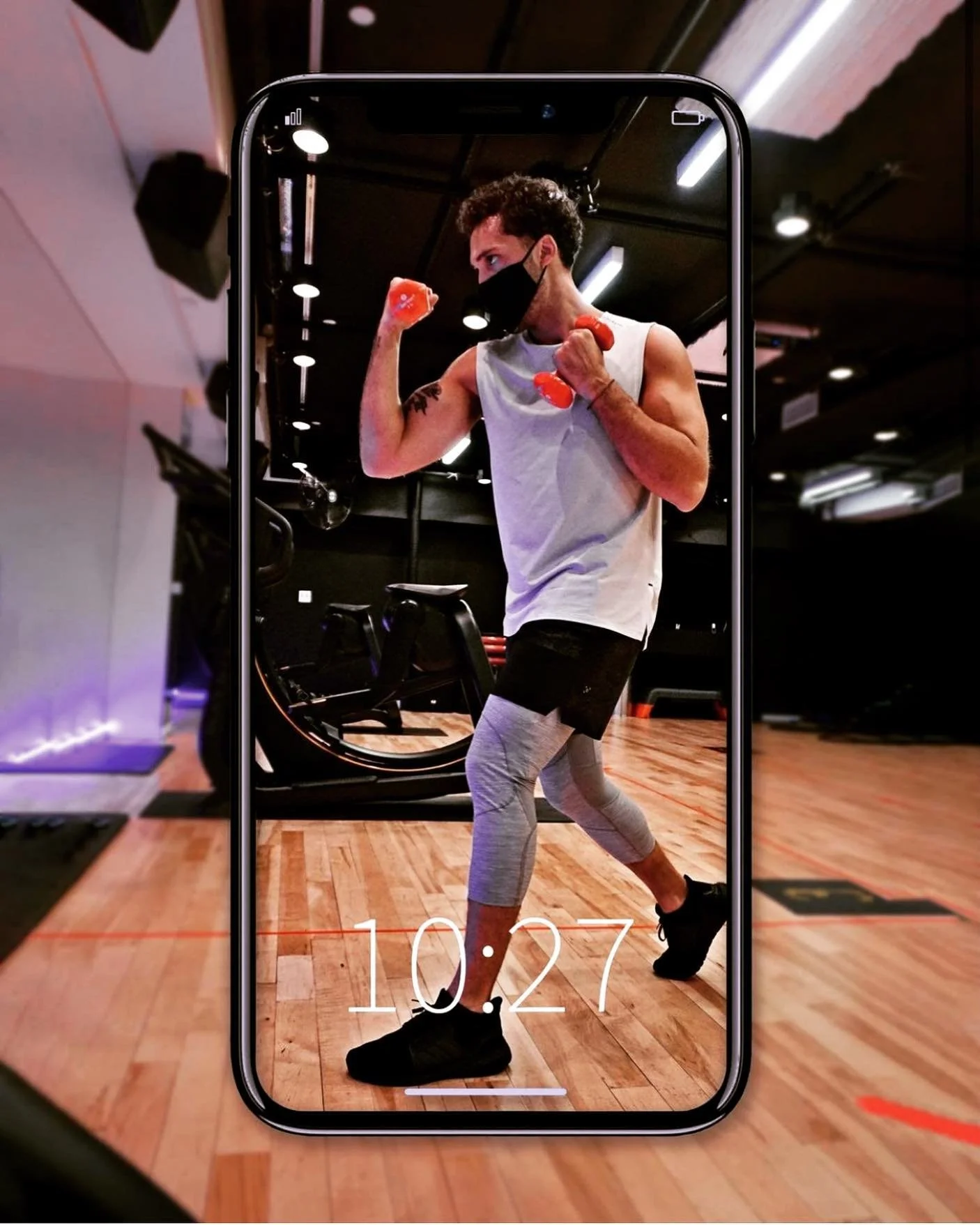 Keep yourself in shape with #hiitworkouts and @switchplaygroundnyc 
Inquire for more info
.
.
.
.
.
.
.
.
#healthylifestyle #boxing #uppercut #whatsyourfash #powerpunch #workouthard #healthygoals
