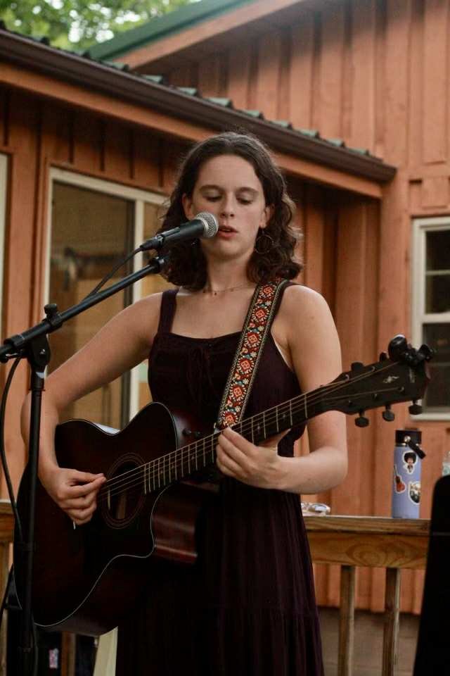 Jalyn Short on the Deck/Lunch Box Food Trailer