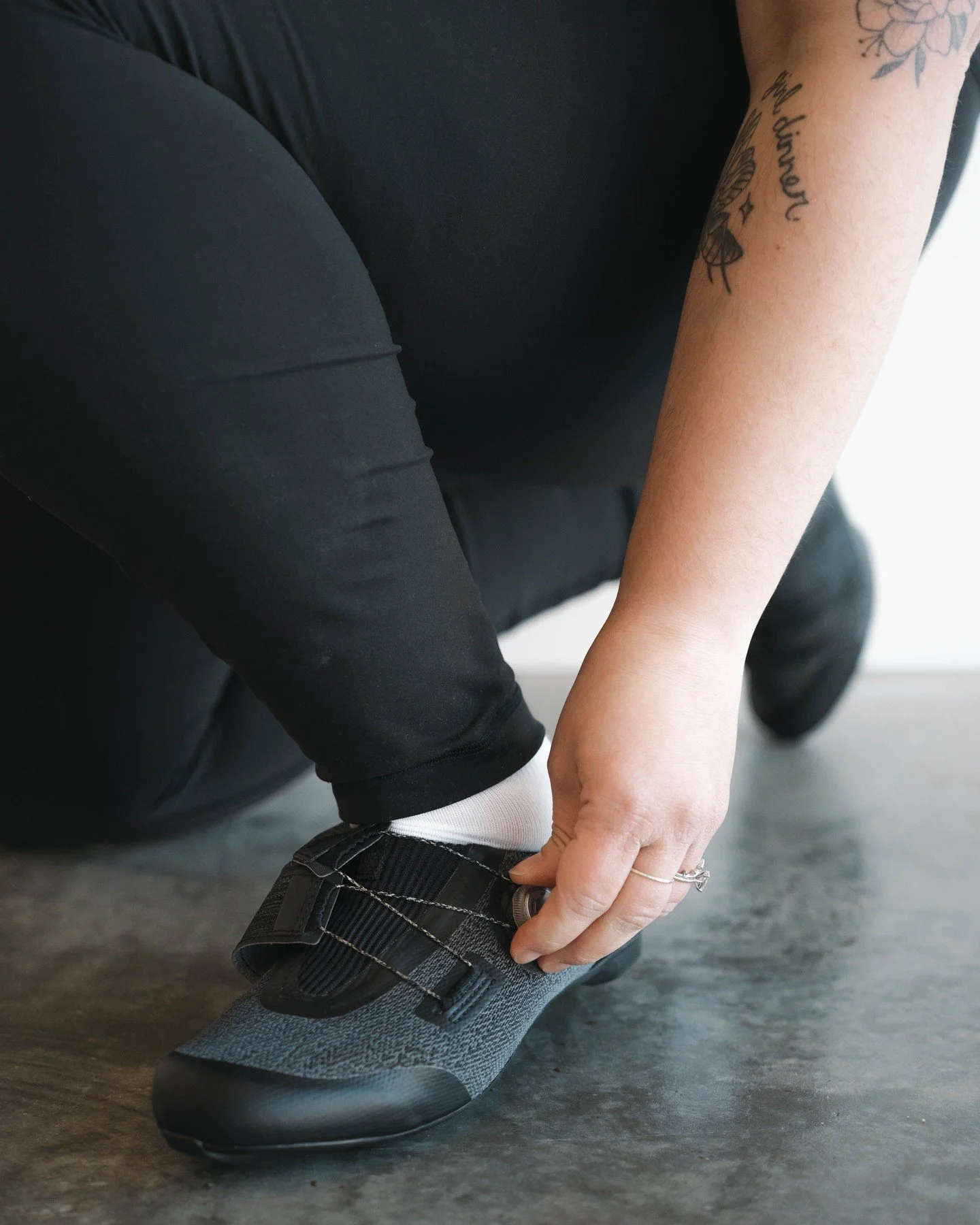 It&rsquo;s January 28th&hellip; which means our FEB Challenge is almost back. 👀
ㅤ
⚡️20 spins in 28 days ⚡️
ㅤ
Have you conquered it before? Or is this your year to ride it out?
Let&rsquo;s go, VIVE fam - February is about to get sweaty.
ㅤ
Start booki