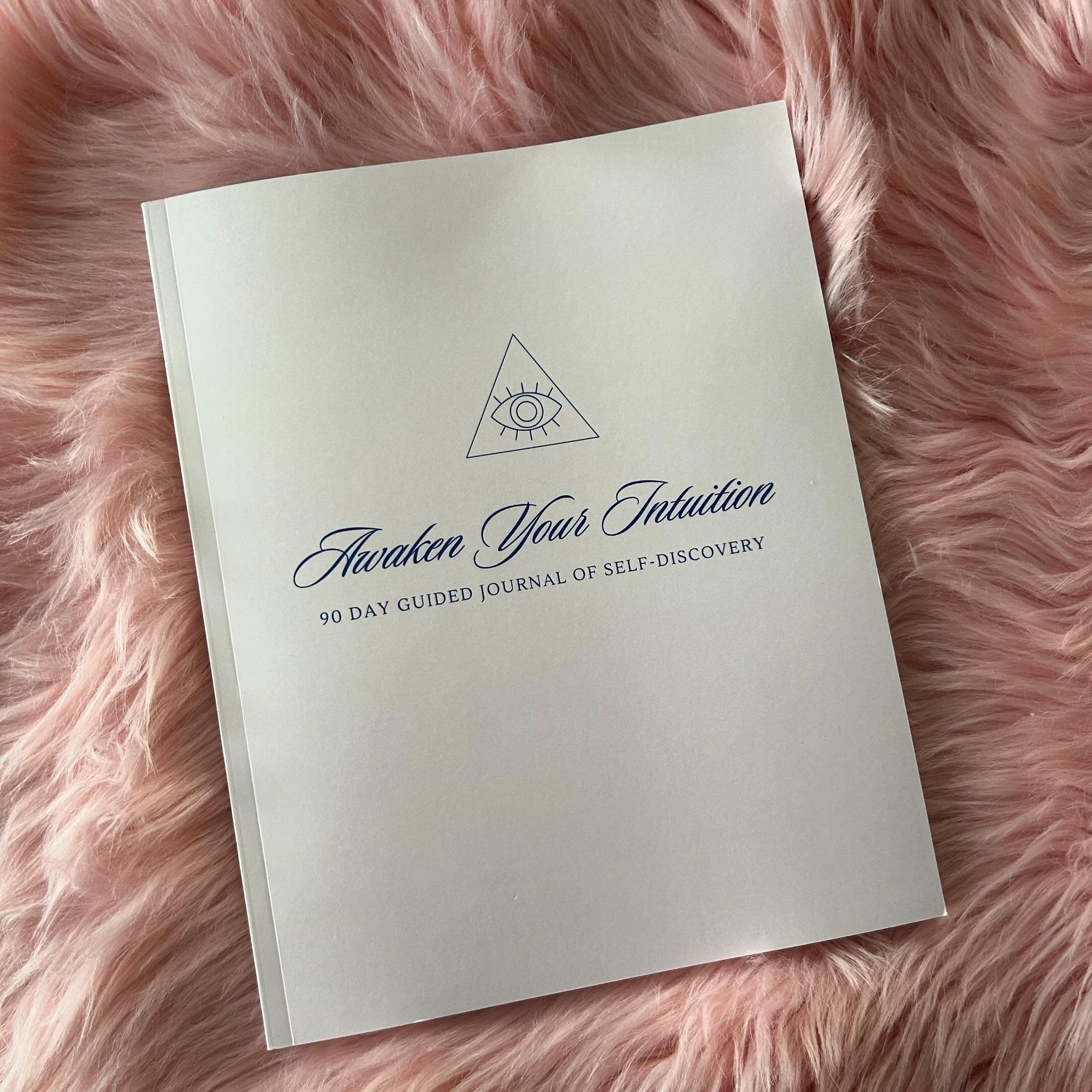 Heather has been using Ashlee&rsquo;s journal by pulling a tarot card with each prompt. It&rsquo;s causing her to look at the questions in new ways and is providing so many insights. How are you using your journal? If you don&rsquo;t have yours yet, 