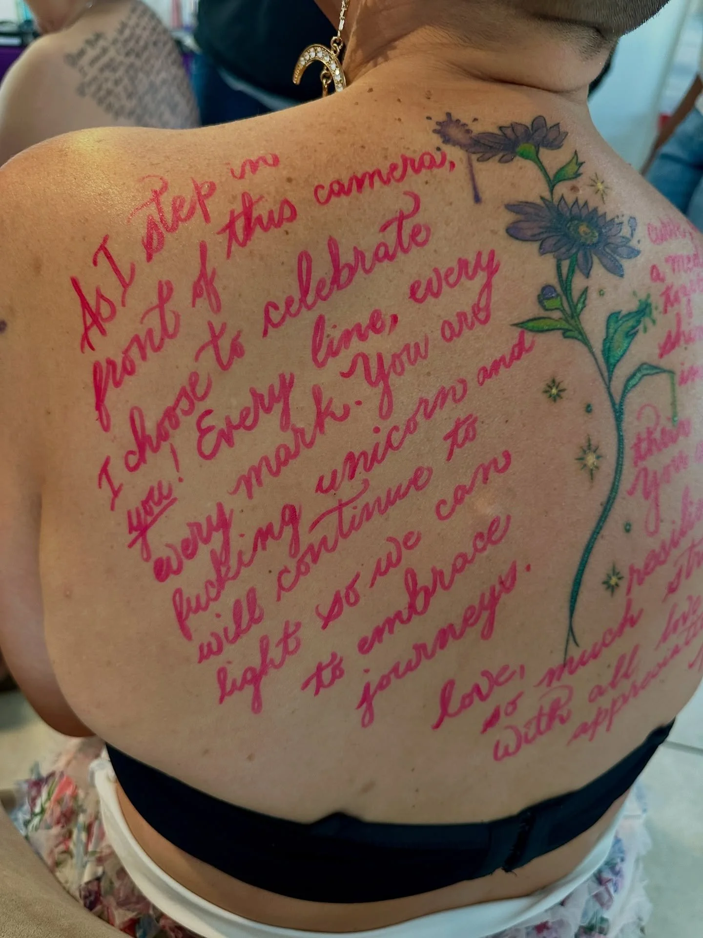 Meet @pamalicious1981: Stage 4 (metatastic) breast cancer and she still finds reasons to smile. 💗✨

Her message to her body? Gratitude. Strength. An unbreakable will to keep spreading light, even on the hardest days.

Standing with her reminded me t