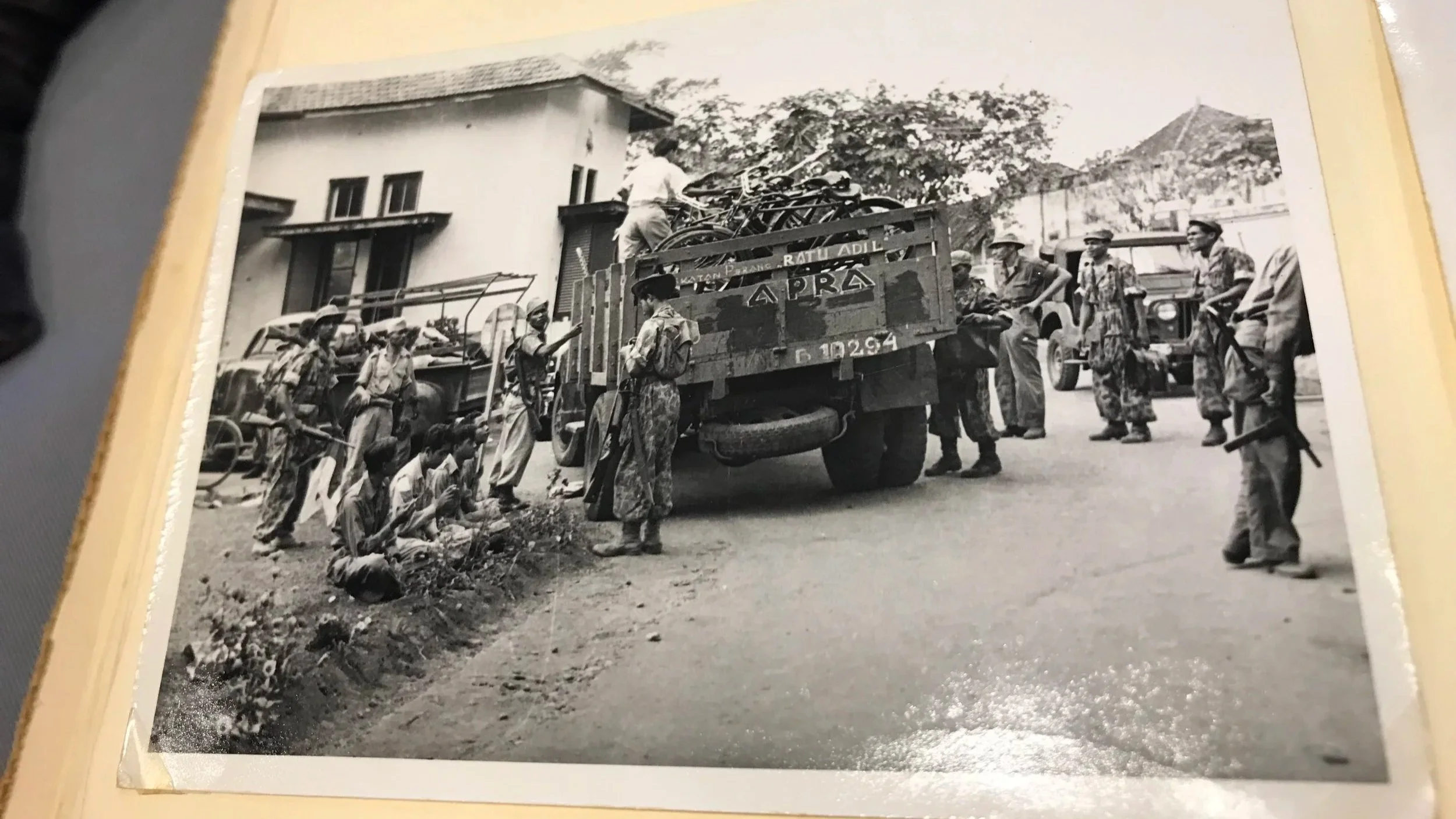 Follow my Research - Decolonisation and Memory Politics