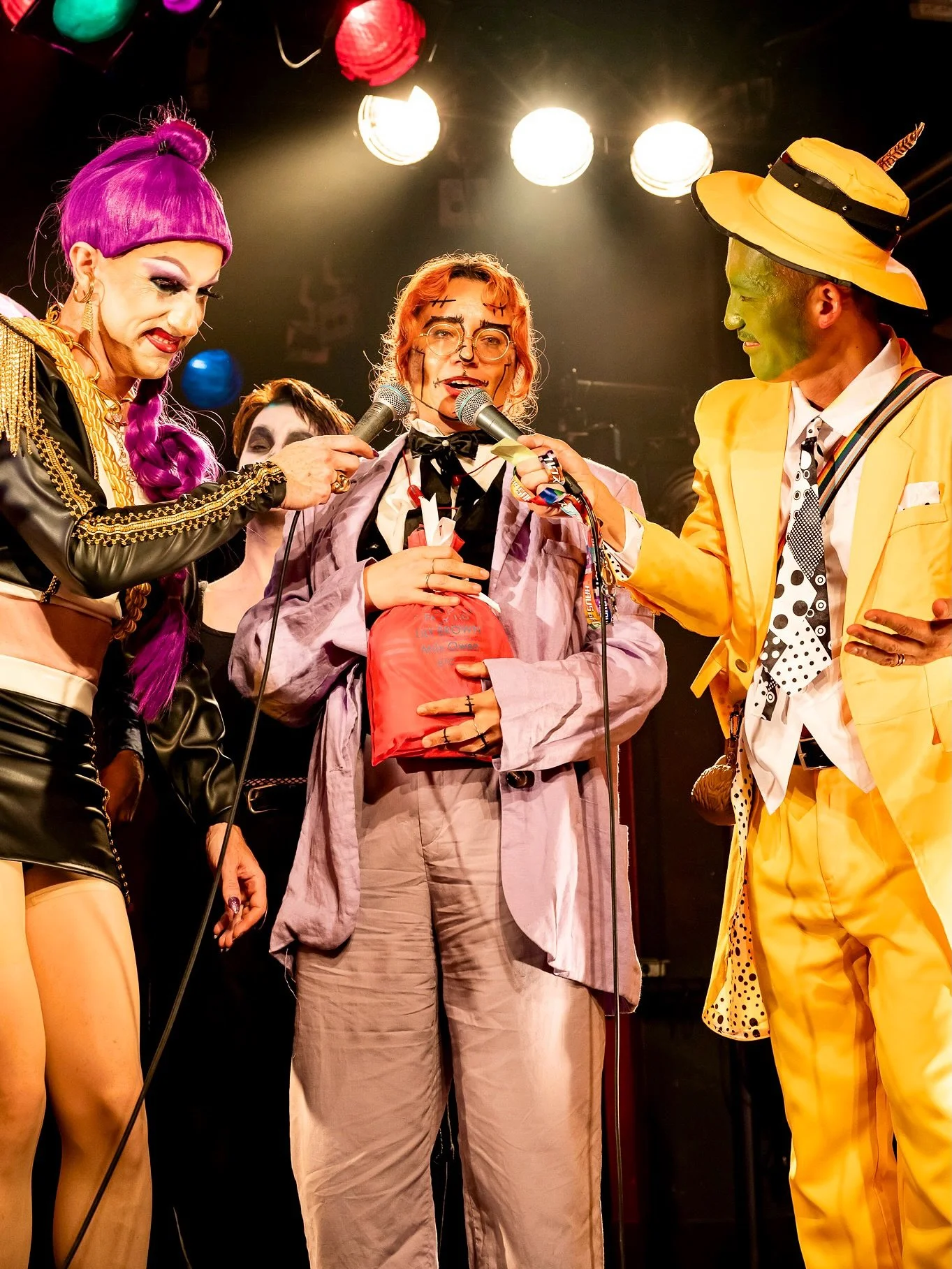 Halloweekend 🧟🦇🕷️
Happy Halloween,Everyone 🎃👻
素敵なハロウィンを🧟

Beauty Blenda Halloween Costume Contest 2025 🎃
Please come join 2026 🎃
来年またみんなに会えるのを楽しみにしています🎃
素敵なハロウィンを🌈！

Photos 📸 By @yeaugram @yeau_photograph 

#ハウスオブ外食 #hausofgaishoku #Beaut