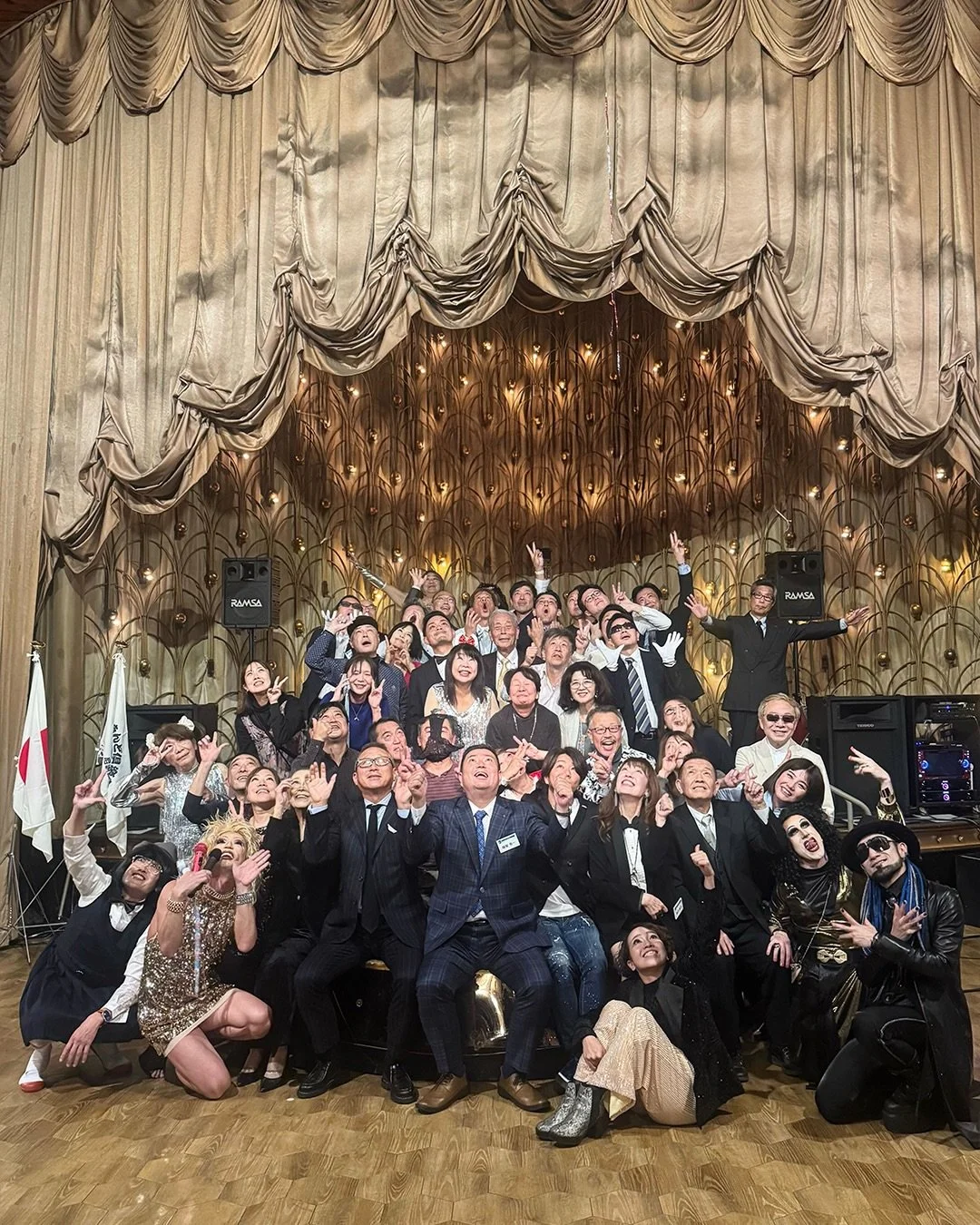 某業界忘年会 🎄🗼🇯🇵 
80&rsquo;s Japanese Year-End Party 🎄🗼🇯🇵

某業界様・団体様向けに忘年会をさせて頂きました！
80sバイブのシャチョー・代表者様相手にあれやこれや、
やりたい放題させて頂き、大変盛り上がりました！🤣
ありがとうございました！忘年会ってこんなに楽しいの？
We got to put on a special year-end party for this fantastic group, and wow &mdash