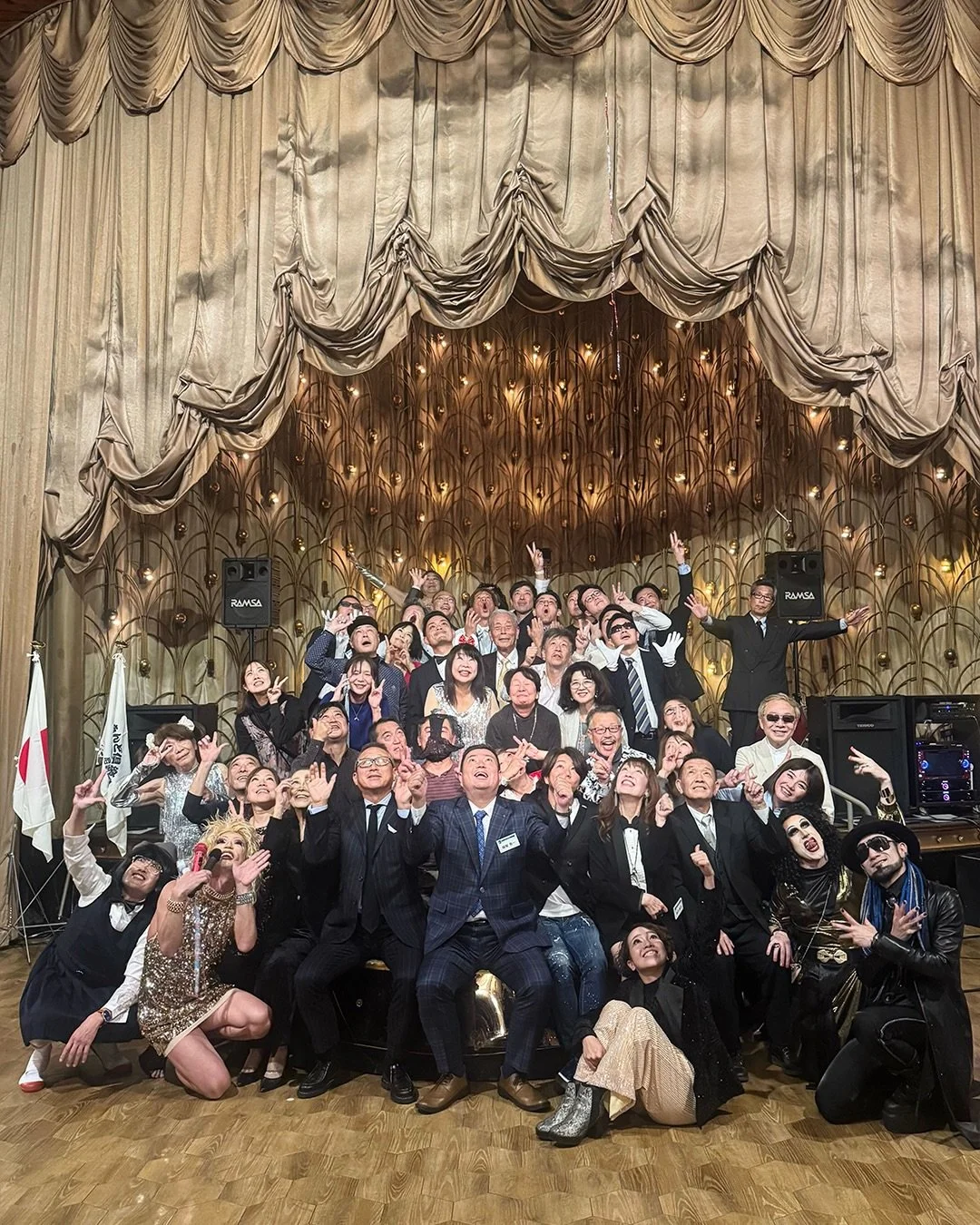 80年代忘年会 🎄🎁
80&rsquo;s Japanese Year-End Party🎄🎁

某業界団体様向けに忘年会をさせて頂きました！
80&rsquo;s vibeのシャチョー様・代表者様・業界関係者様相手にあれやこれや、やりたい放題させて頂き、大変盛り上がりました！🤣
ありがとうございました！忘年会ってこんなに楽しいの？
We got to put on a special year-end party for this fantastic group, and wow &