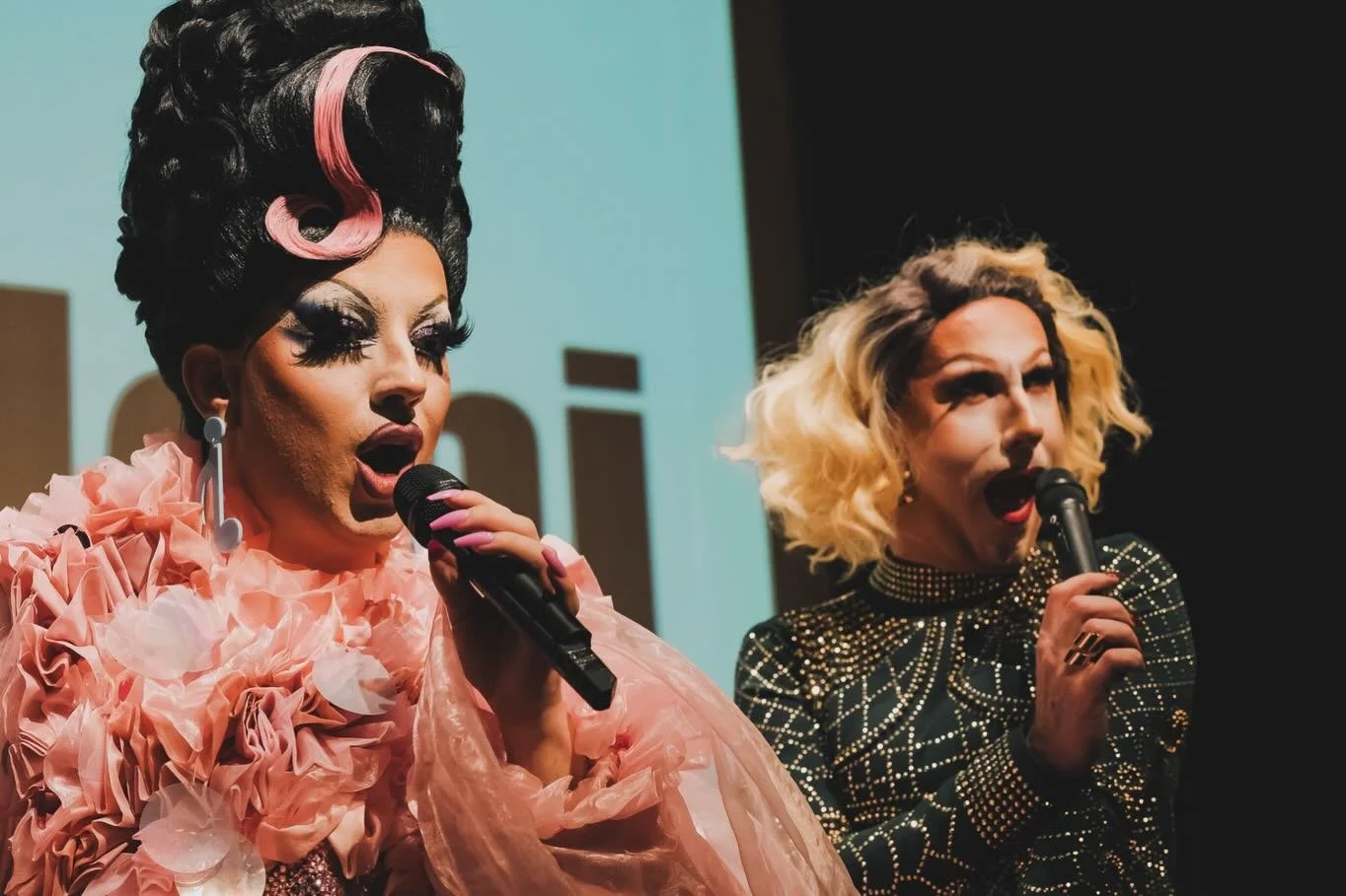 why didn&rsquo;t I major in &ldquo;queer bilingual live event hosting&rdquo; in college?
how was that not an option?

#hausofgaishoku @hausofgaishoku #beautyblenda #ハウスオブ外食 #ビューティーブレンダ 

🎉 @hausofgaishoku 
📸 @yeau_photograph @yeaugram