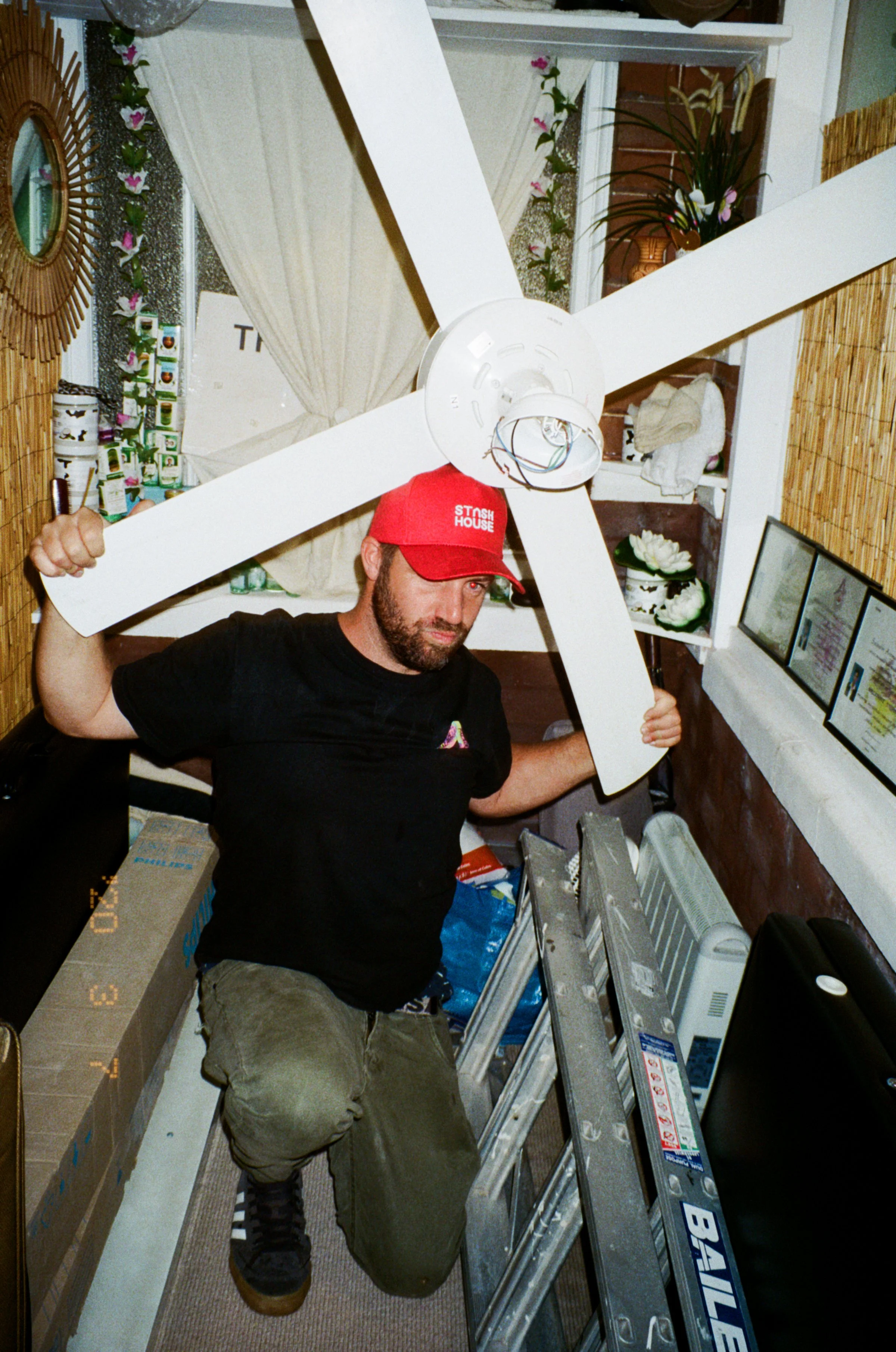 000047280022_21A.jpg