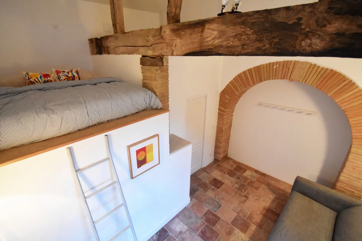 Mezzanine 1.jpg