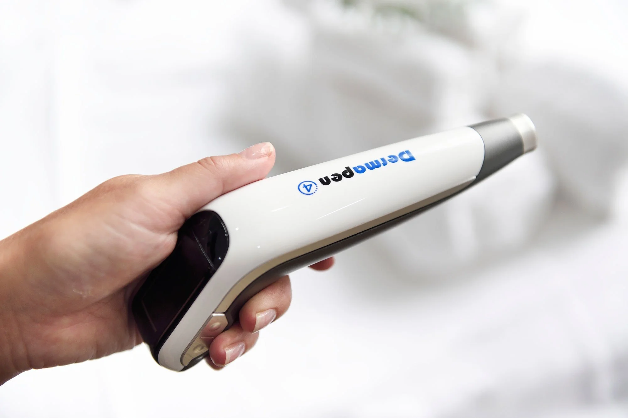 MICRONEEDLING 101: Understanding what it is and how it works to refresh and rejuvenate skin
