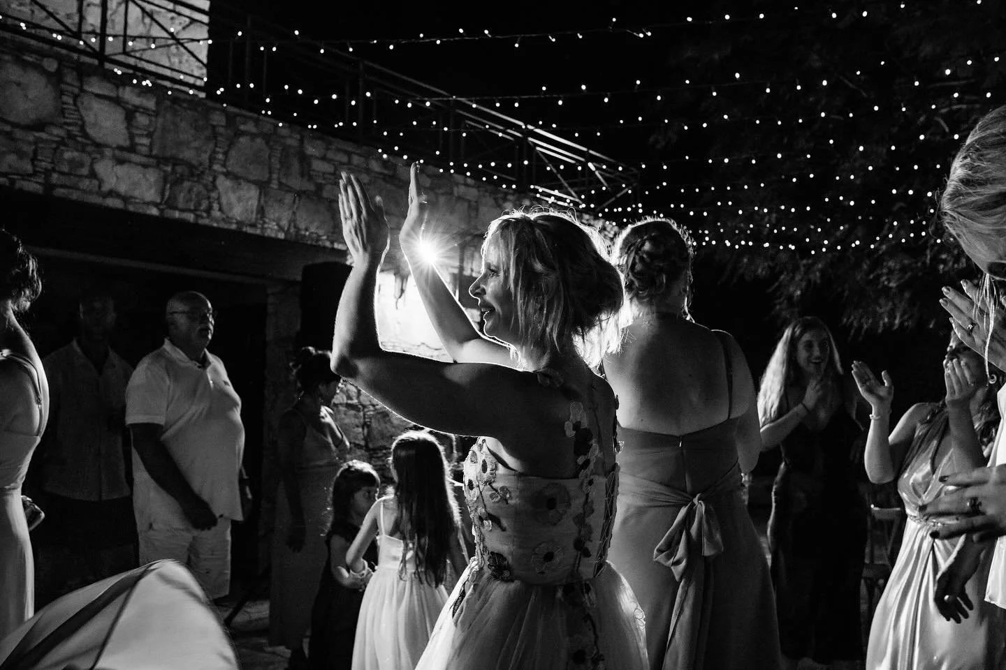 W&aacute;t een feest afgelopen weekend op Cyprus. Rachel &amp; Nikos zeiden &ldquo;ja&rdquo; tegen elkaar en de liefde op dit prachtige eiland. Tot in de late uurtjes werd er gedanst en gefeest. 

@19rees88