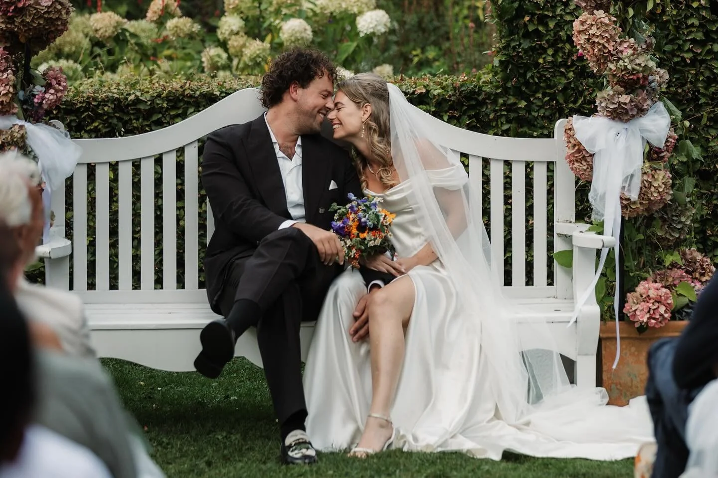 In augustus mocht ik met @maaikevanschothorstfotografie mee als second shooter naar de fantastische bruiloft van W&amp;F 🤍
Heb genoten van ieder moment van de dag!