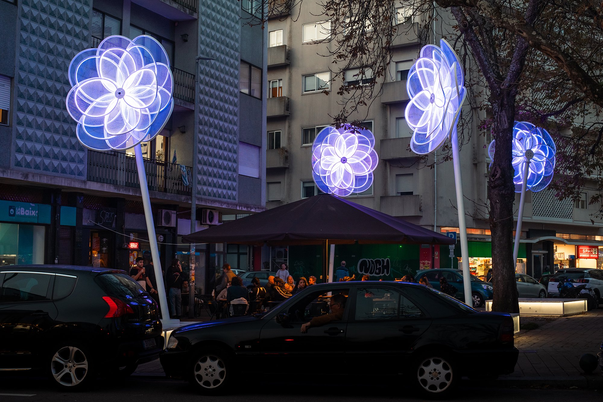 Giant Flower - violet - Public Light Art