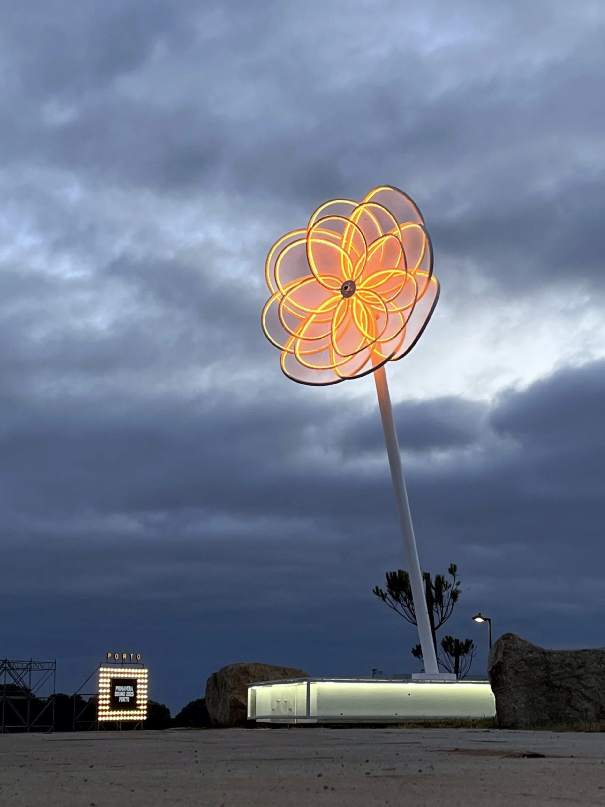 GIANT FLOWERS - PUBLIC ART INSTALLATION