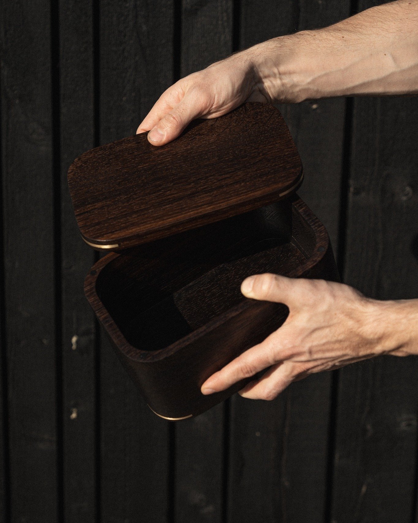 At Hagen&oslash;r, we craft more than cutting boards. We care deeply about using leftover wood from our production to create new designs. One of our latest projects is this elegant storage box, made from the frames of small serving boards we once bro