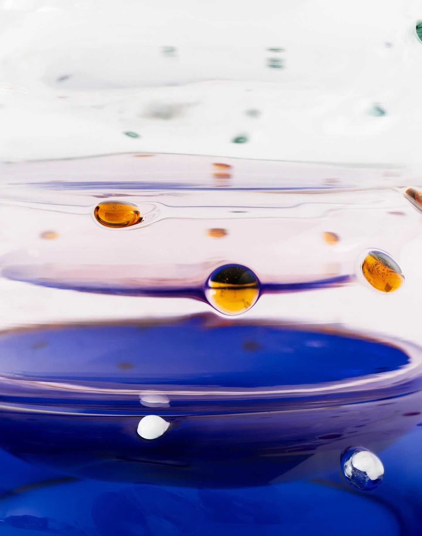 A closer look at colour and form 👁️ Photo by @adalberto_duarte.ph 

#designedinlisbon #lisboa #contemporaryglass #newin #catarinapachecodesign