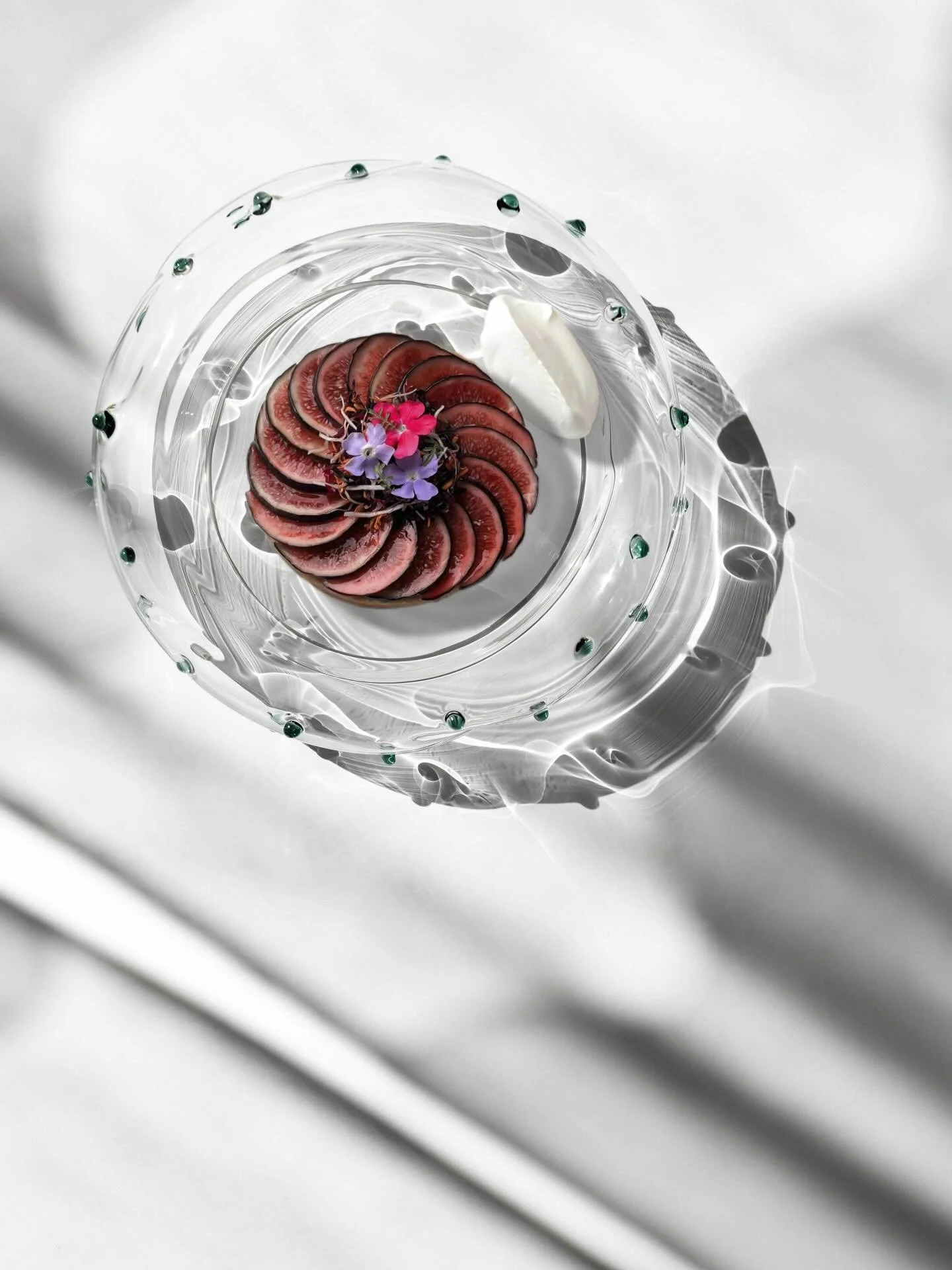 Presenting Salgados I Sea Crystal 🌬Get it exclusively through the website.

Blurring the boundary between functional object and decorative piece, each plate is designed by Catarina Nogueira Pacheco and meticulously crafted by a master glassblower in