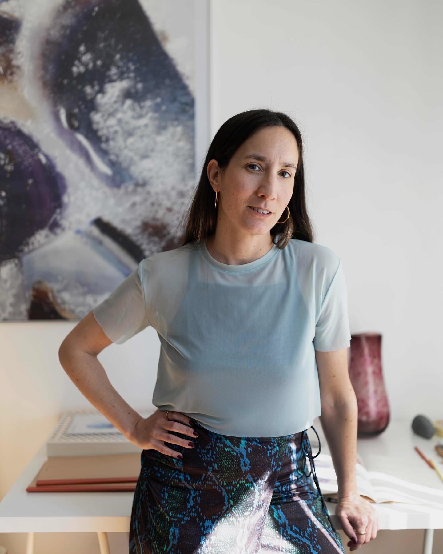 Today I share part of my story linked with Design. 👁️⚪️ I always knew my path would be connected to the Arts. In kindergarten, I attended a Waldorf school,  based on a pedagogy that strongly stimulates the imagination and creativity of the child, in