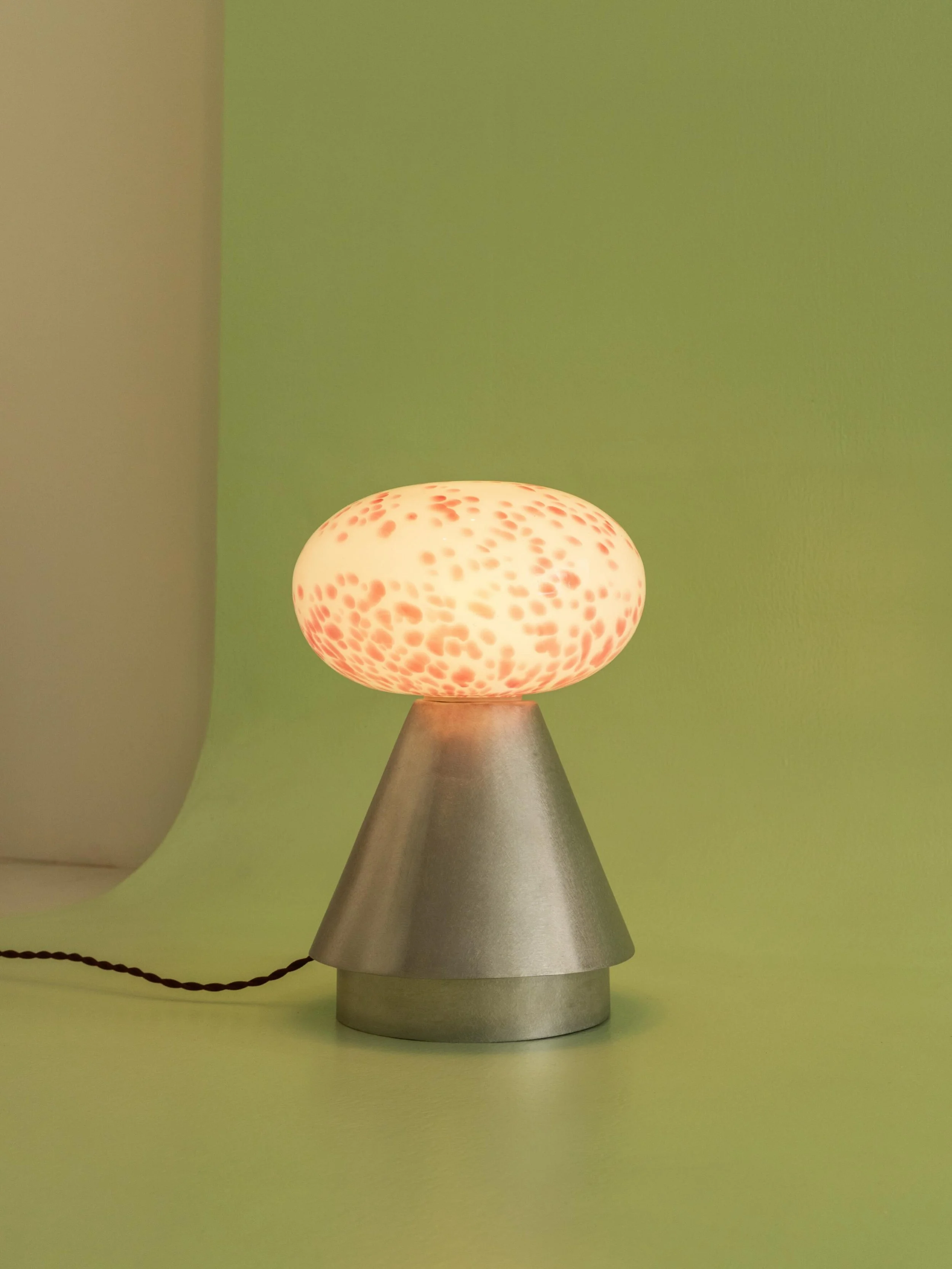 During Lisbon Design Week, I've launched a new lamp, as part of Colour Conversations collection. An infinite way to explore colour on mouth-blown glass , amplified by the reflective surface of stainless steel.

This brand new handcrafted table lamp i