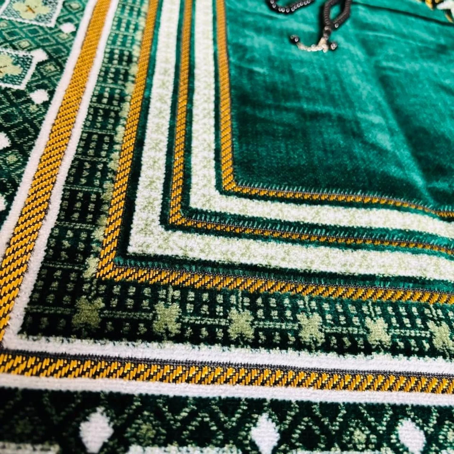 Prayer-Mat-Green-02.jpg
