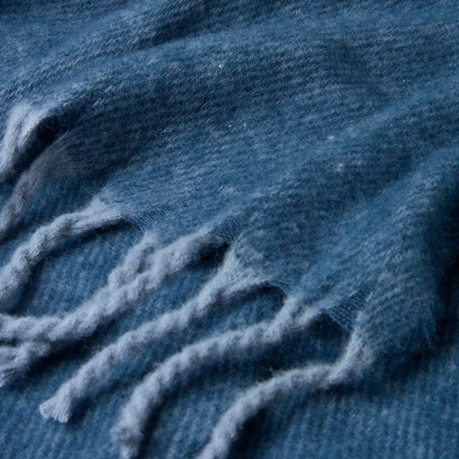 Blue-Throw-02.png
