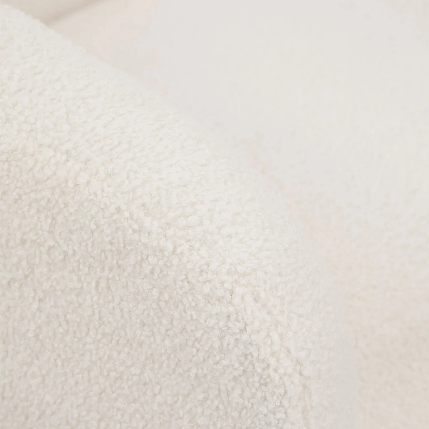 Daisy-Armchair-06.jpg